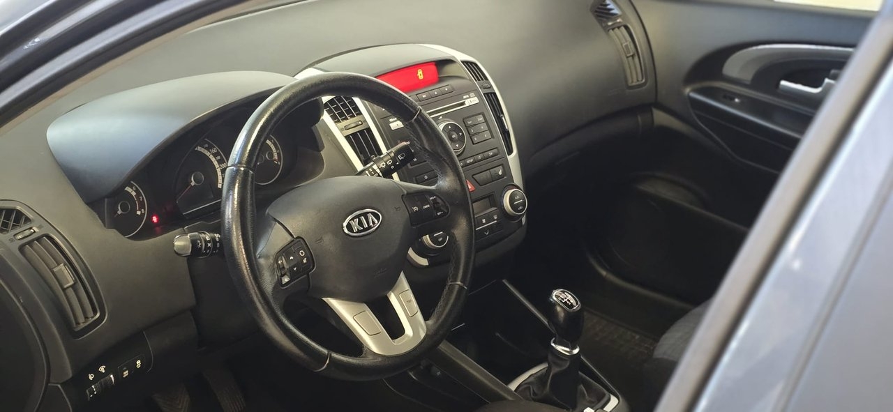 Kia Ceed cee'd 1.6 CVVT EX/Ny servad 2010, bild 7/10