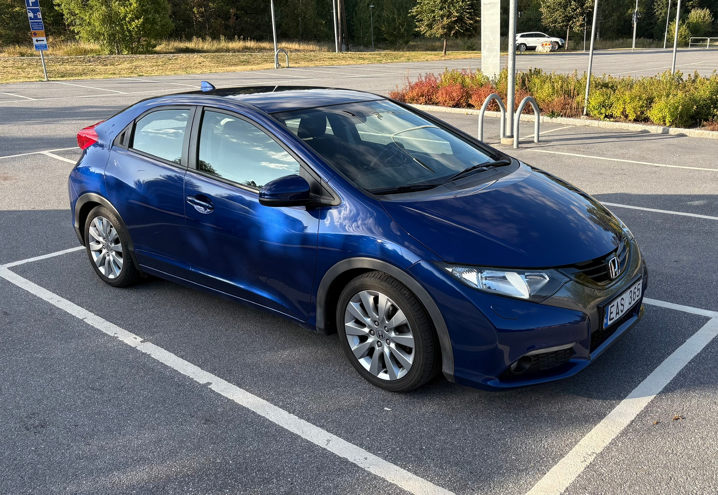 Honda Civic 1.8 i-VTEC Manuell 2012, bild 2/10