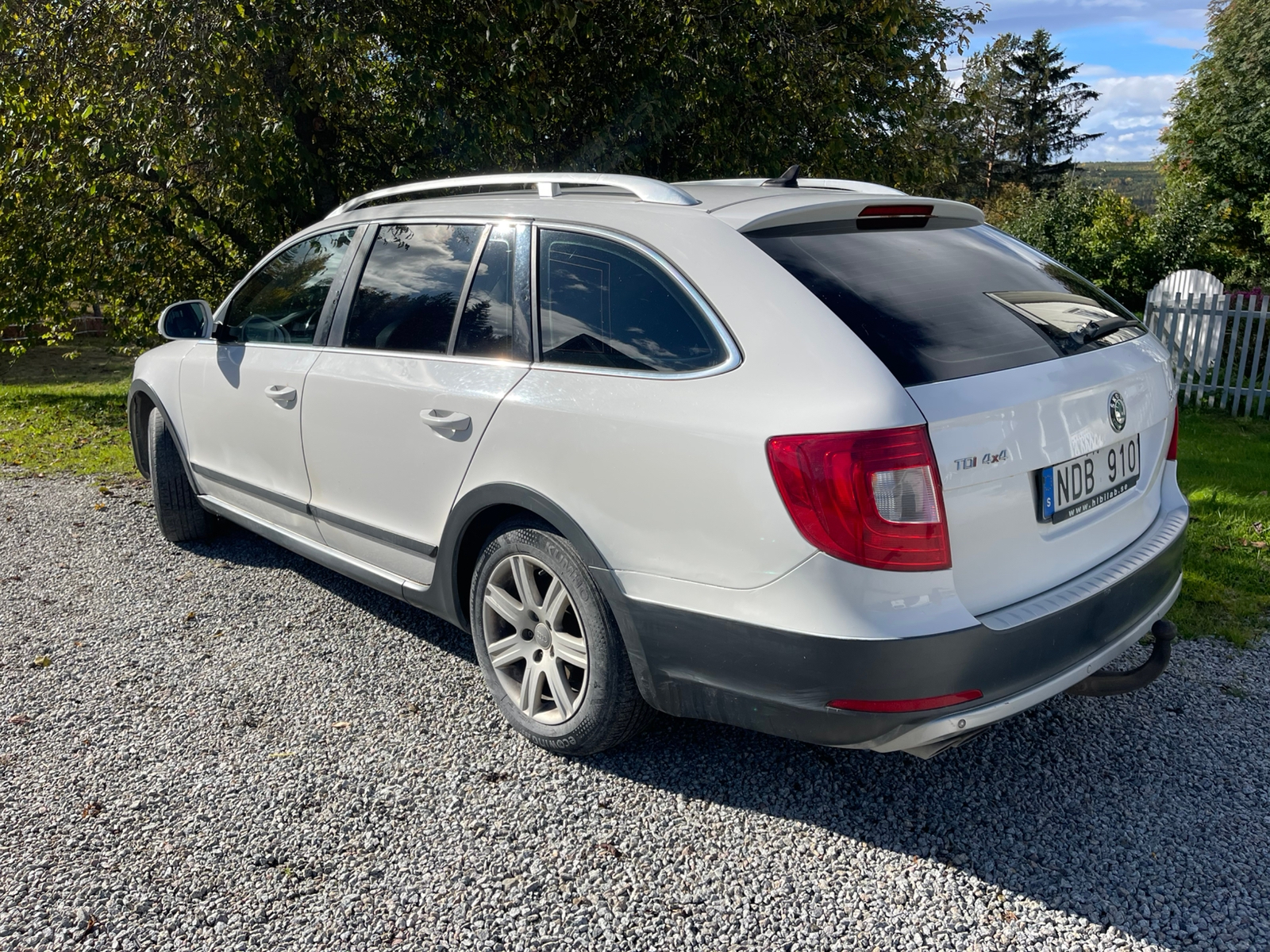 Skoda Superb 2013, bild 2/5