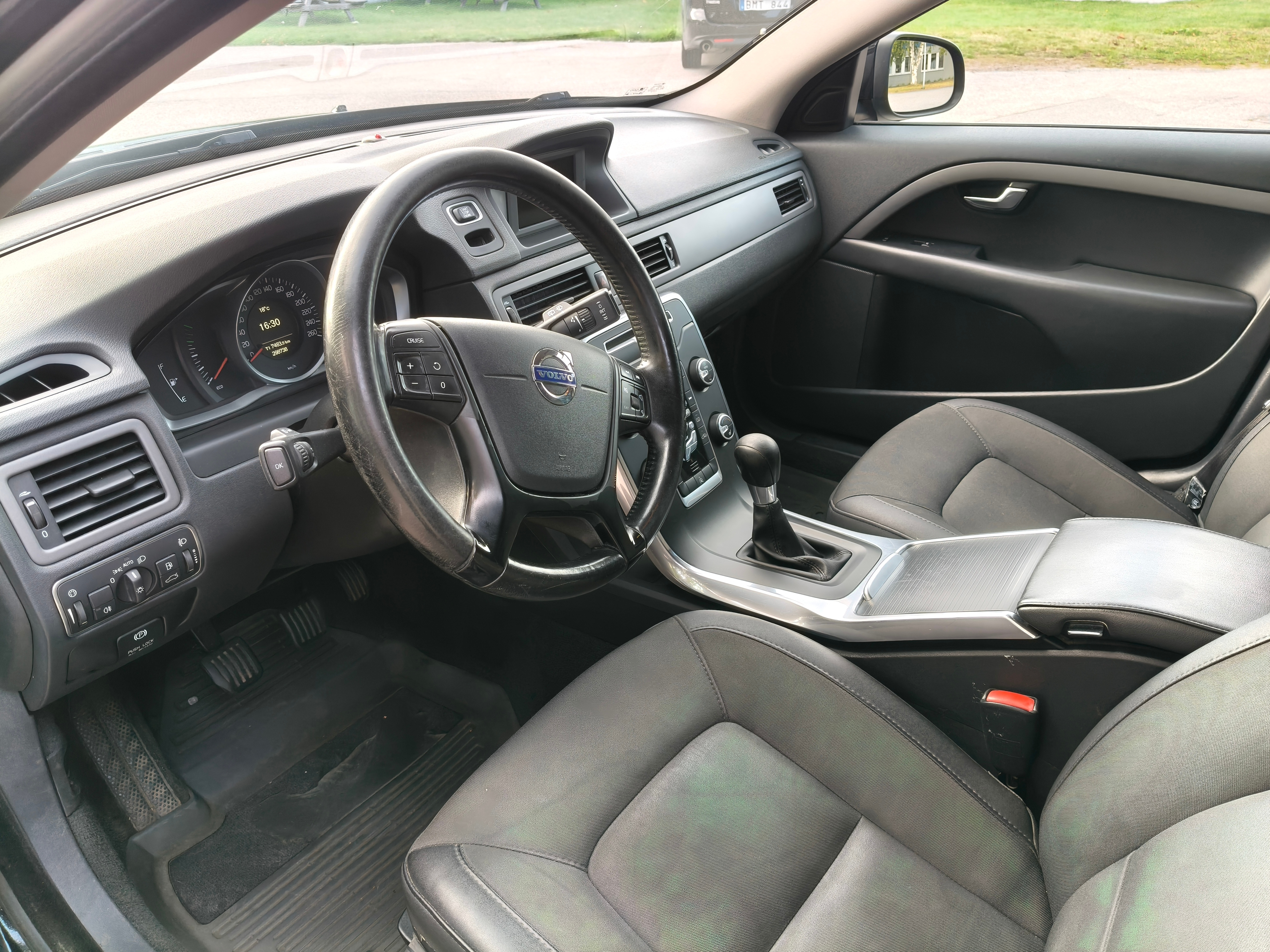 Volvo V70 D2 Manuell 2014, kuva 4/10