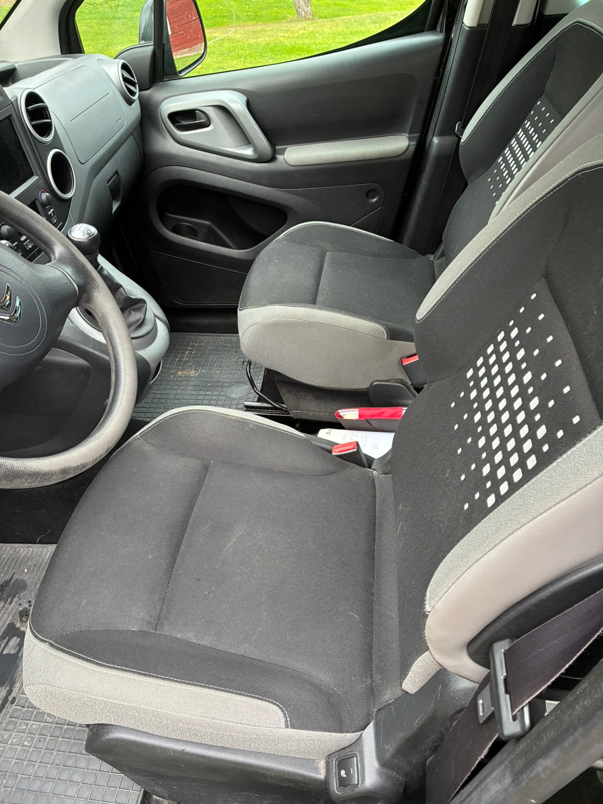 Citroen Berlingo 2016, bild 2/7