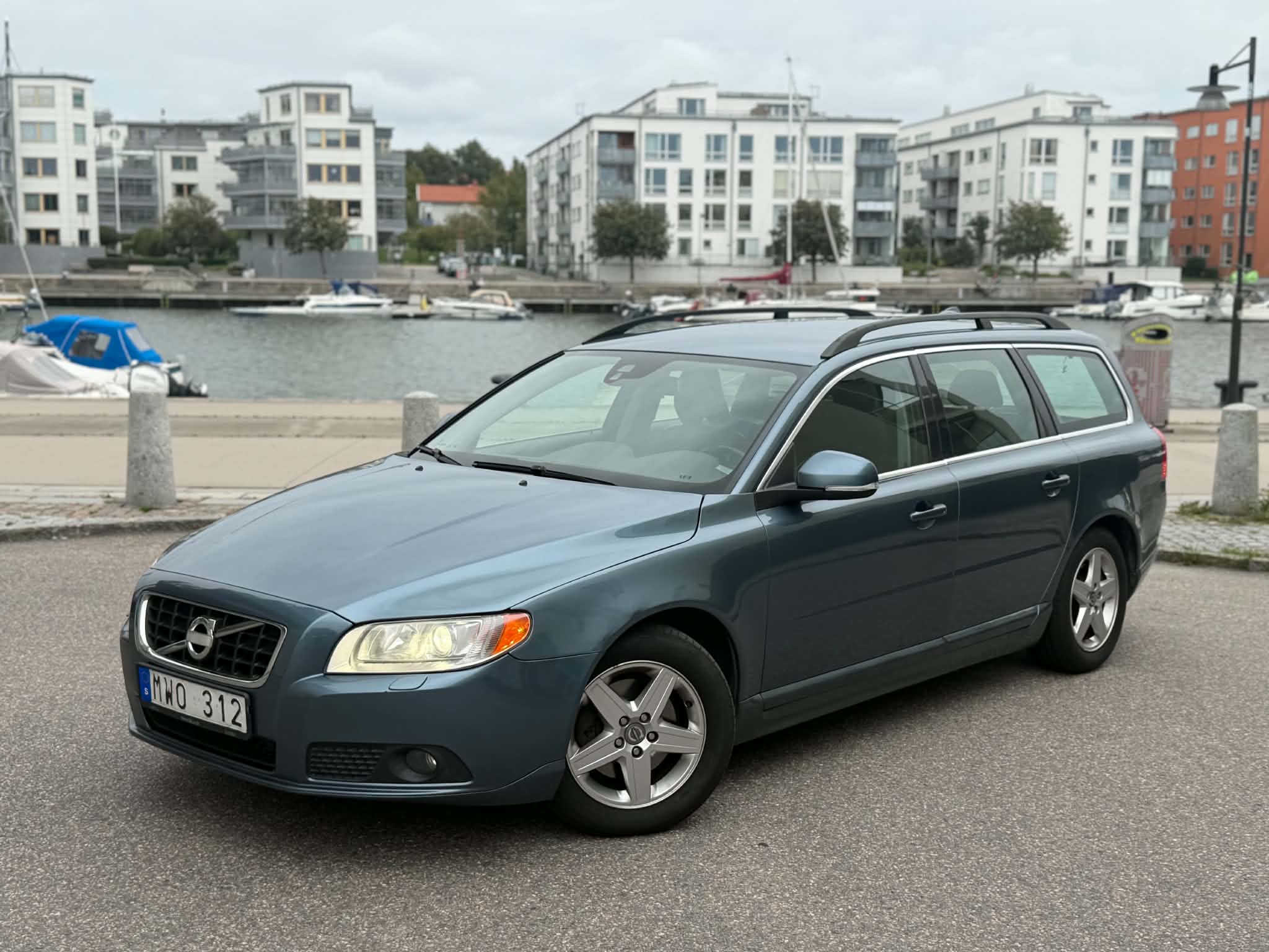 Volvo V70 D2 Powershift 2013, bild 2/10