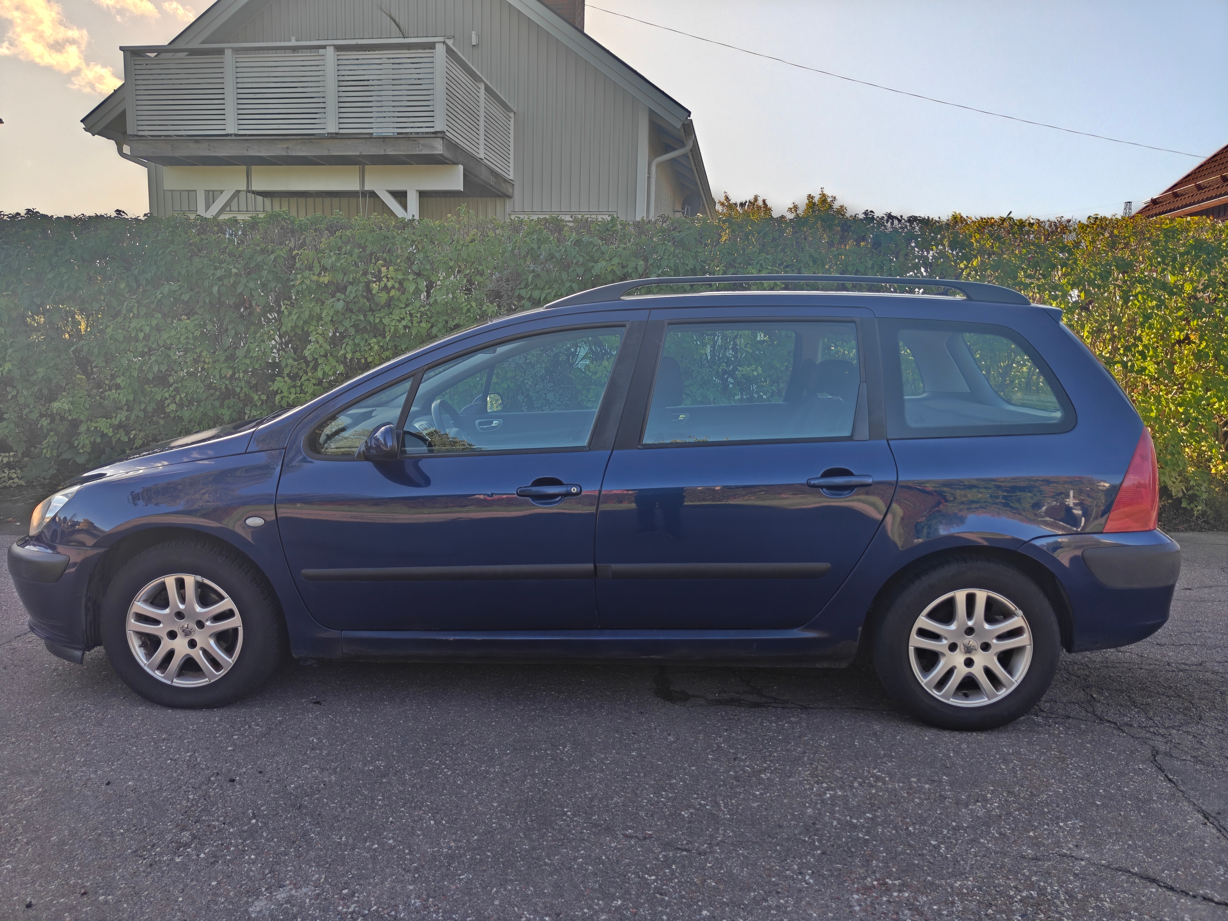 Peugeot 307 Break 2.0 Manuell 2003, bild 3/8