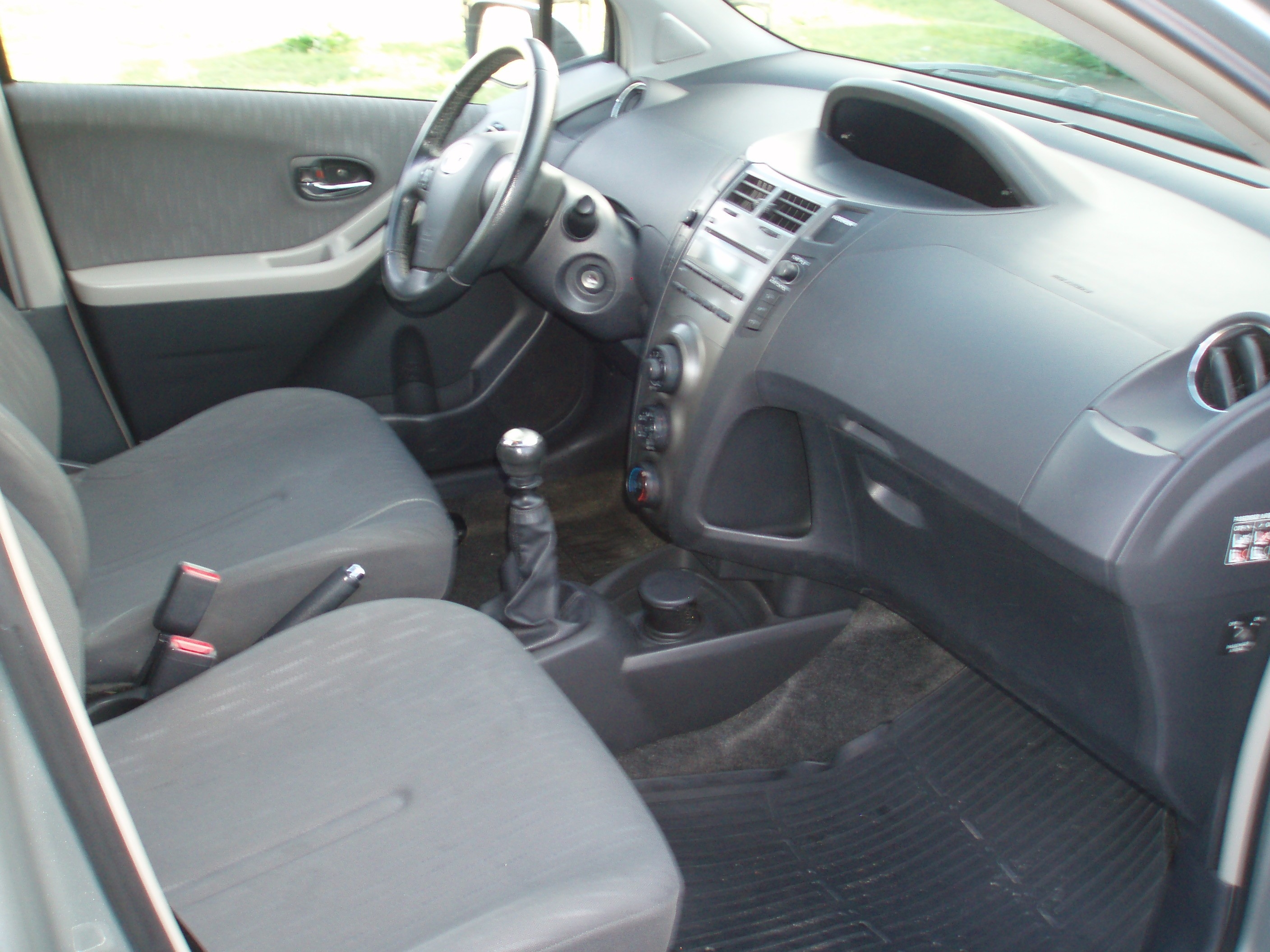 Toyota Yaris 2009, bild 7/9
