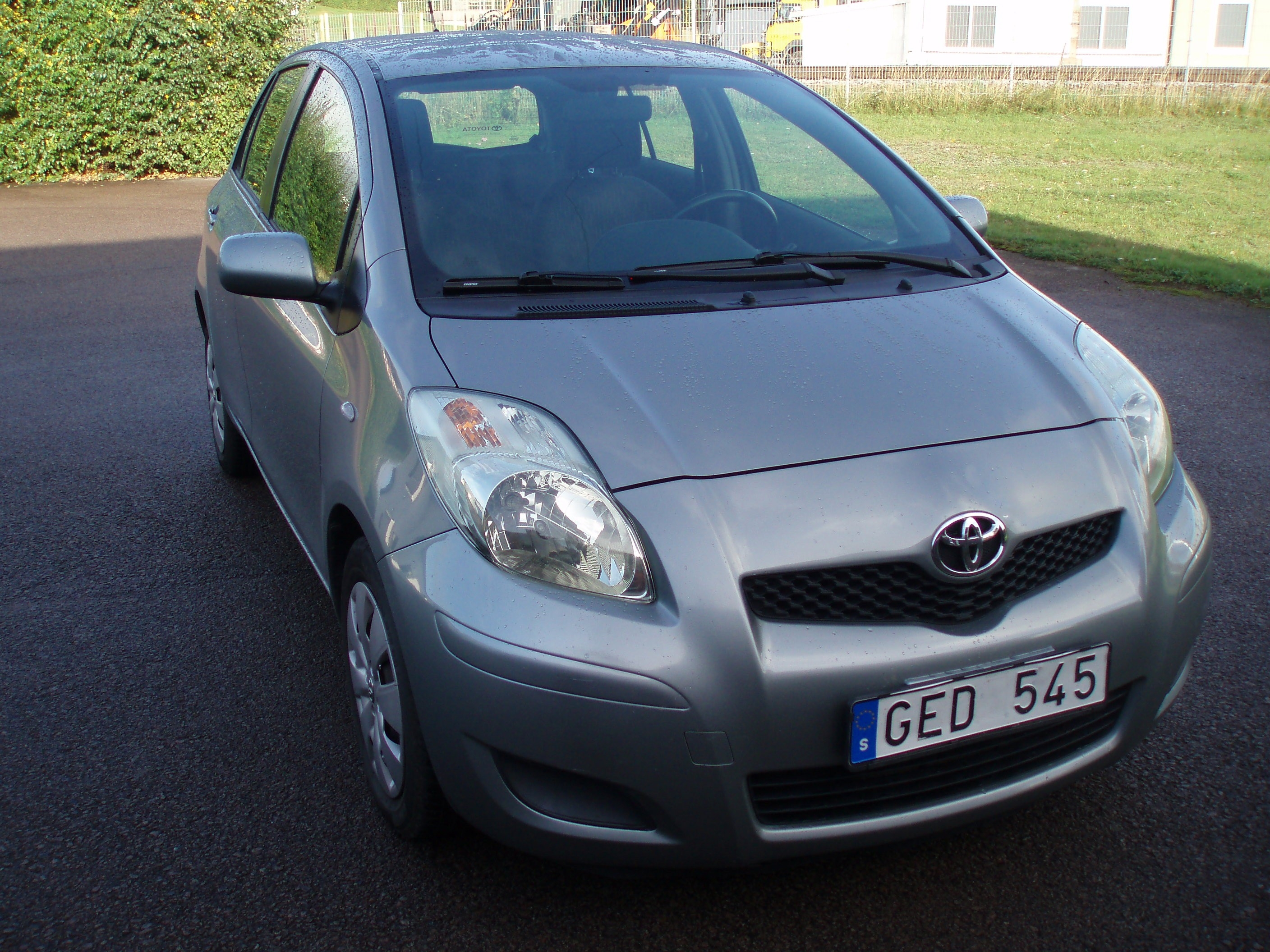 Toyota Yaris 2009, bild 2/9