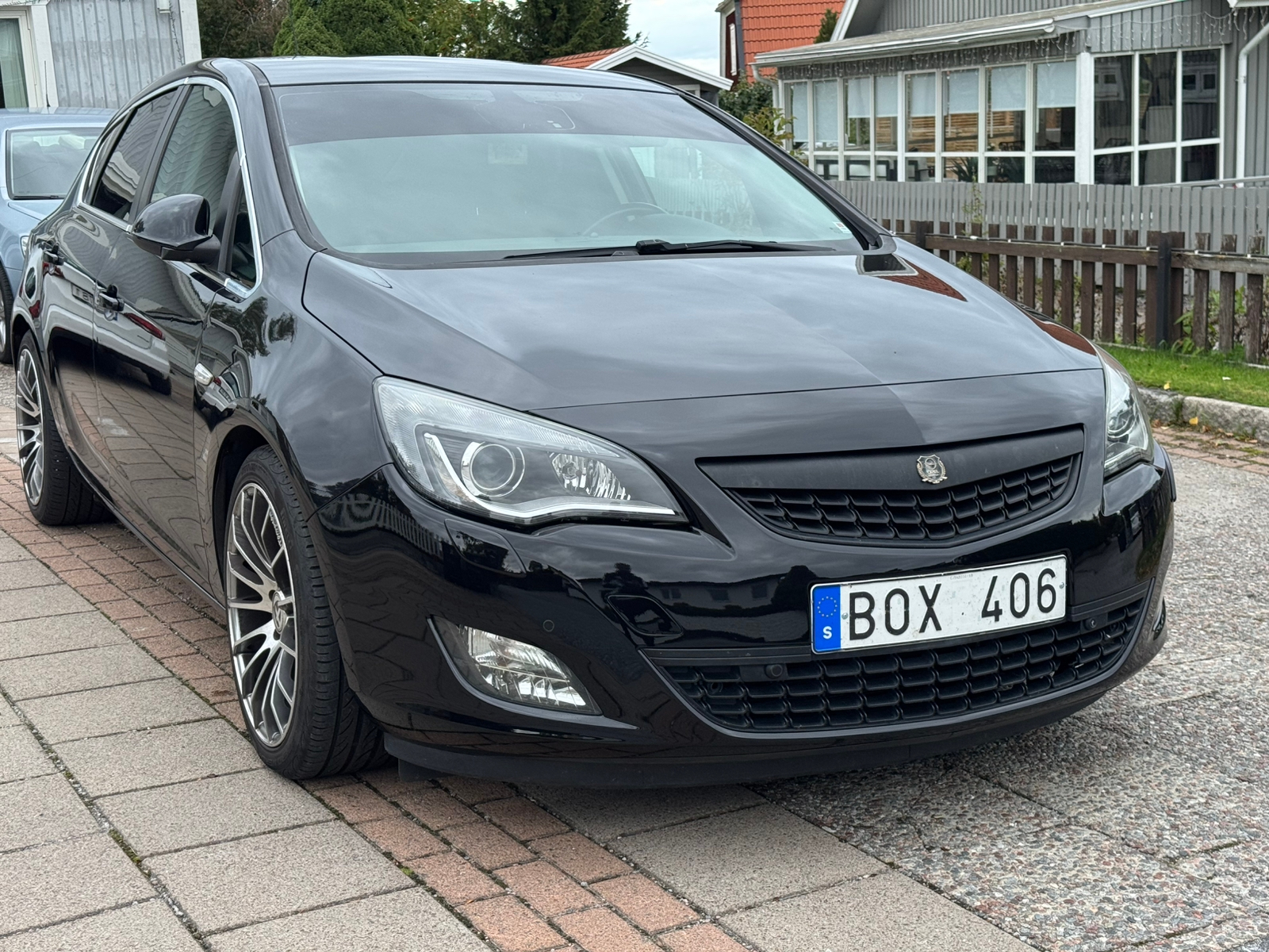 Opel Astra 1.6 Turbo Manuell (180HK) 2010, bild 3/10