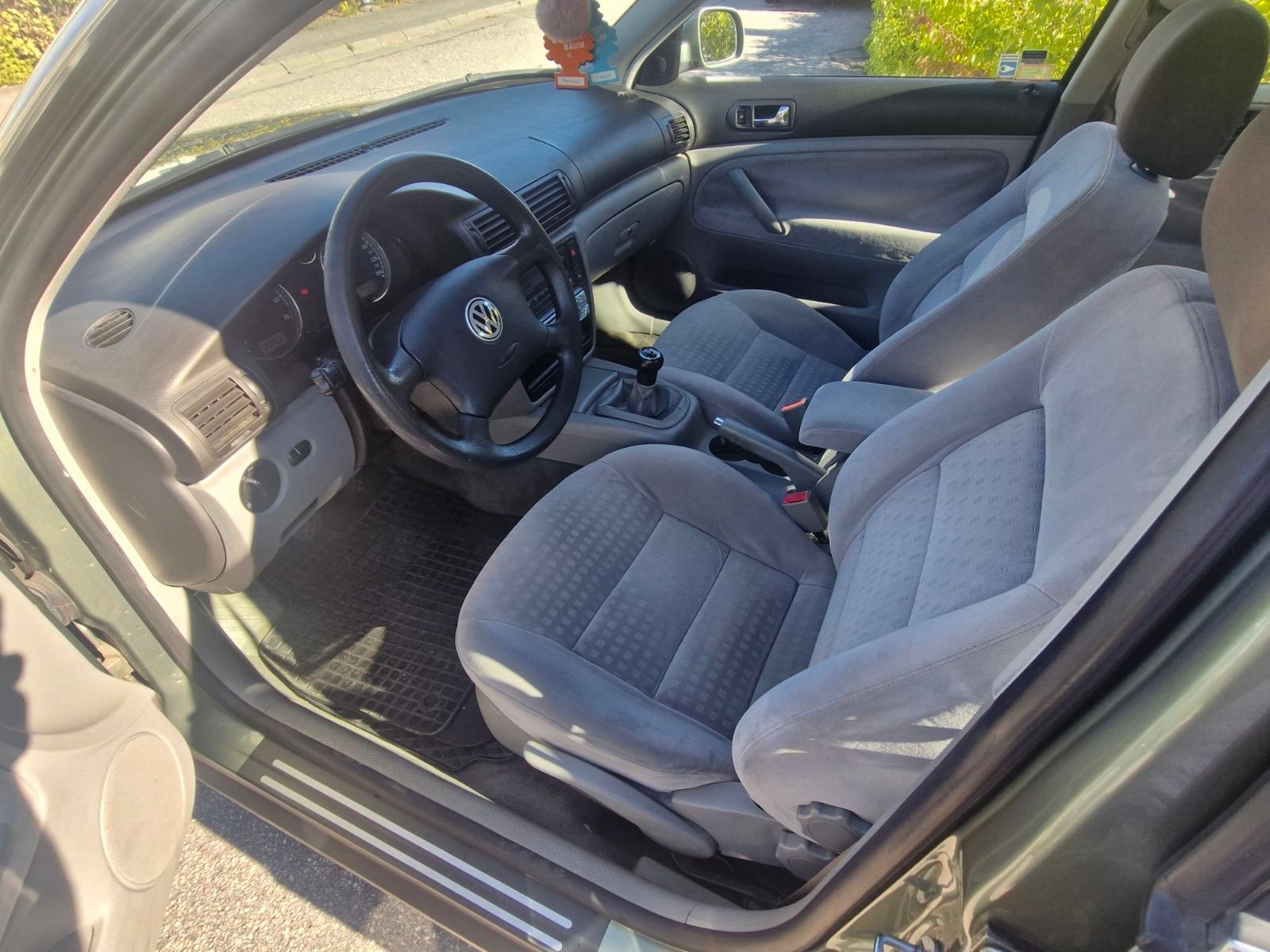 Volkswagen Passat 1.8 T Manuell 2002, bild 7/8
