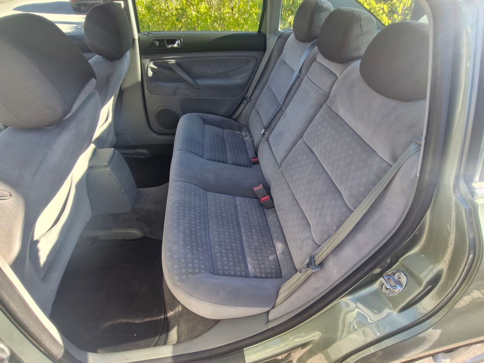 Volkswagen Passat 1.8 T Manuell 2002, bild 6/8