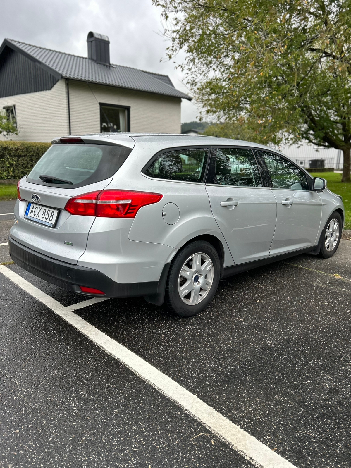 Ford Focus Kombi 1.0 EcoBoost Manuell 2017, bild 5/10
