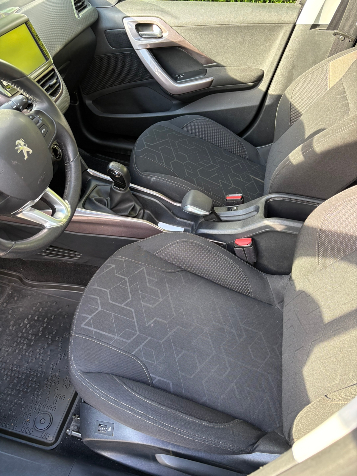 Peugeot 2008 1.6 e-HDi Manuell 2014, bild 4/4