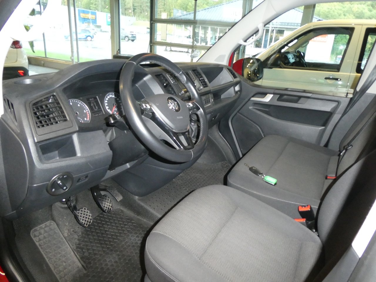 Volkswagen Caravelle 2019, bild 3/10