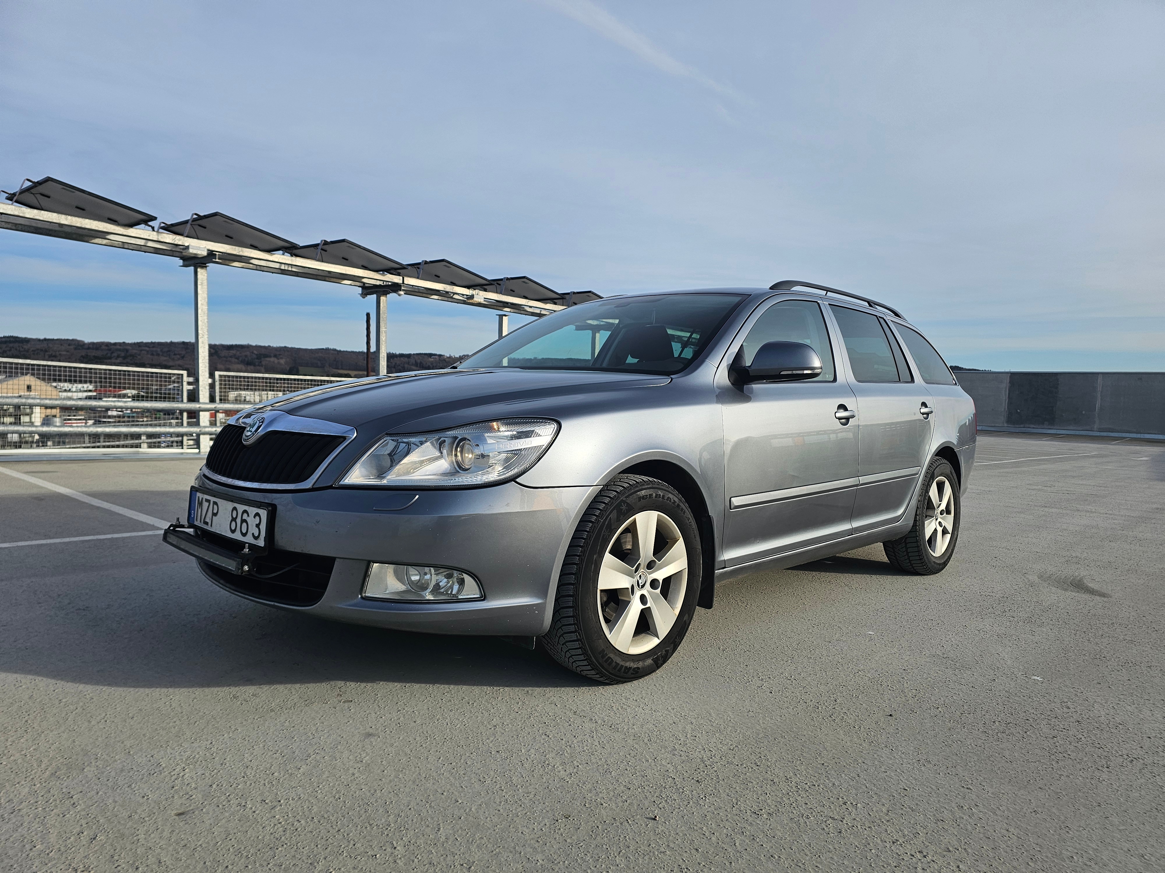 Skoda Octavia Kombi 1.6 TDI Manuell 2013, bild 2/5