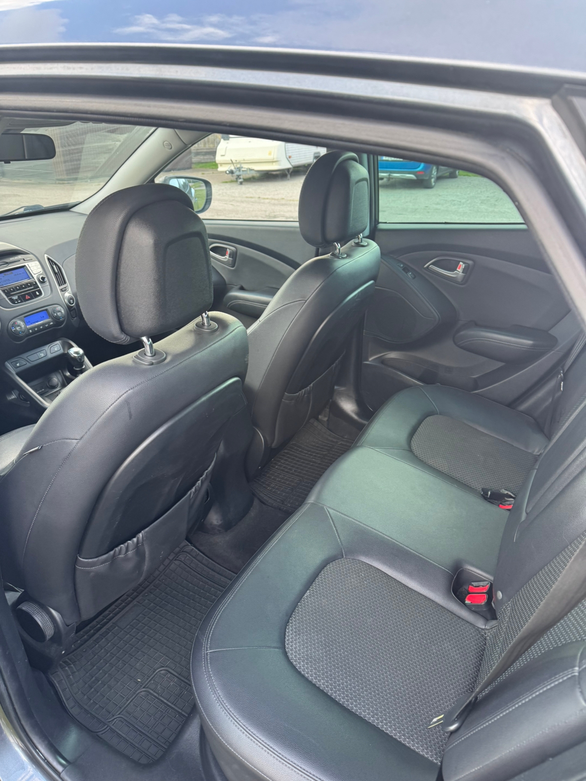 Hyundai ix35 1.7 CRDi Manuell 2011, bild 4/8