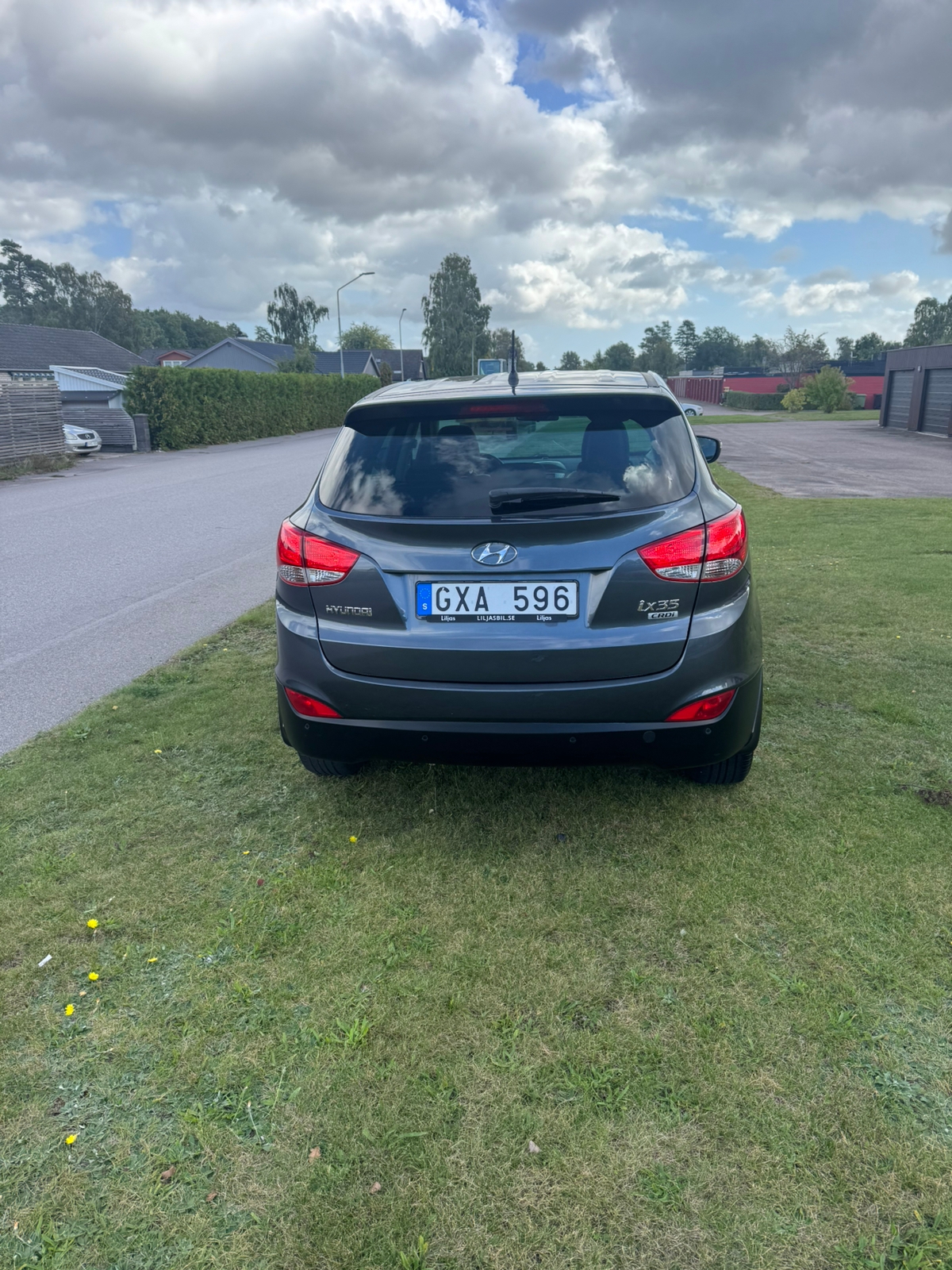 Hyundai ix35 1.7 CRDi Manuell 2011, bild 2/8