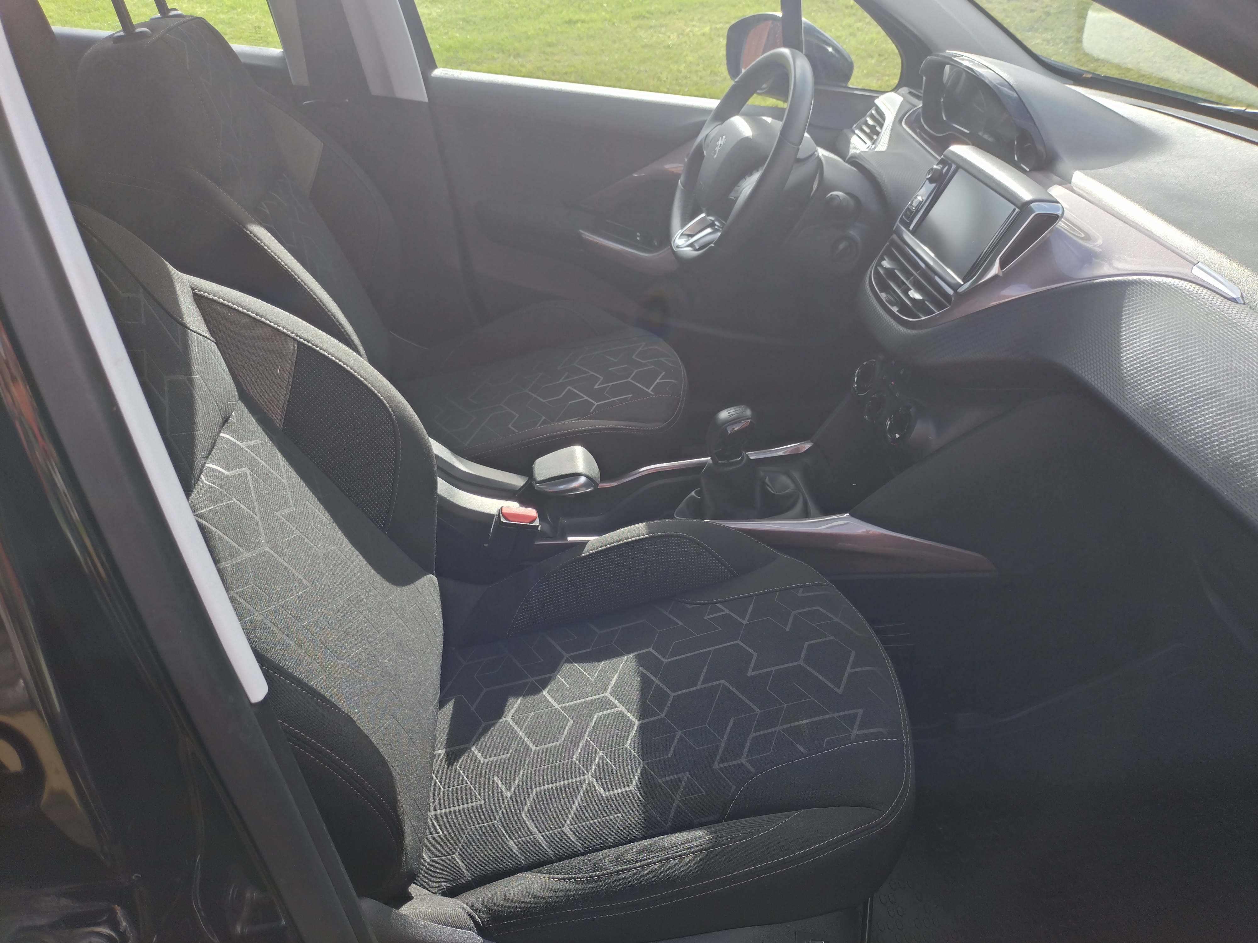 Peugeot 2008 1.2 VTi Manuell 2015, bild 5/9