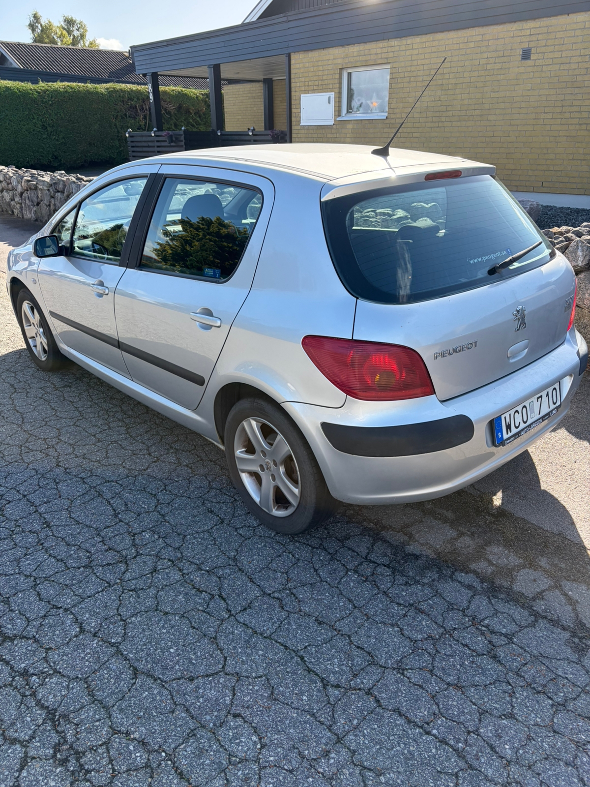 Peugeot 307 5-dörrar 2.0 Manuell 2005, bild 2/6