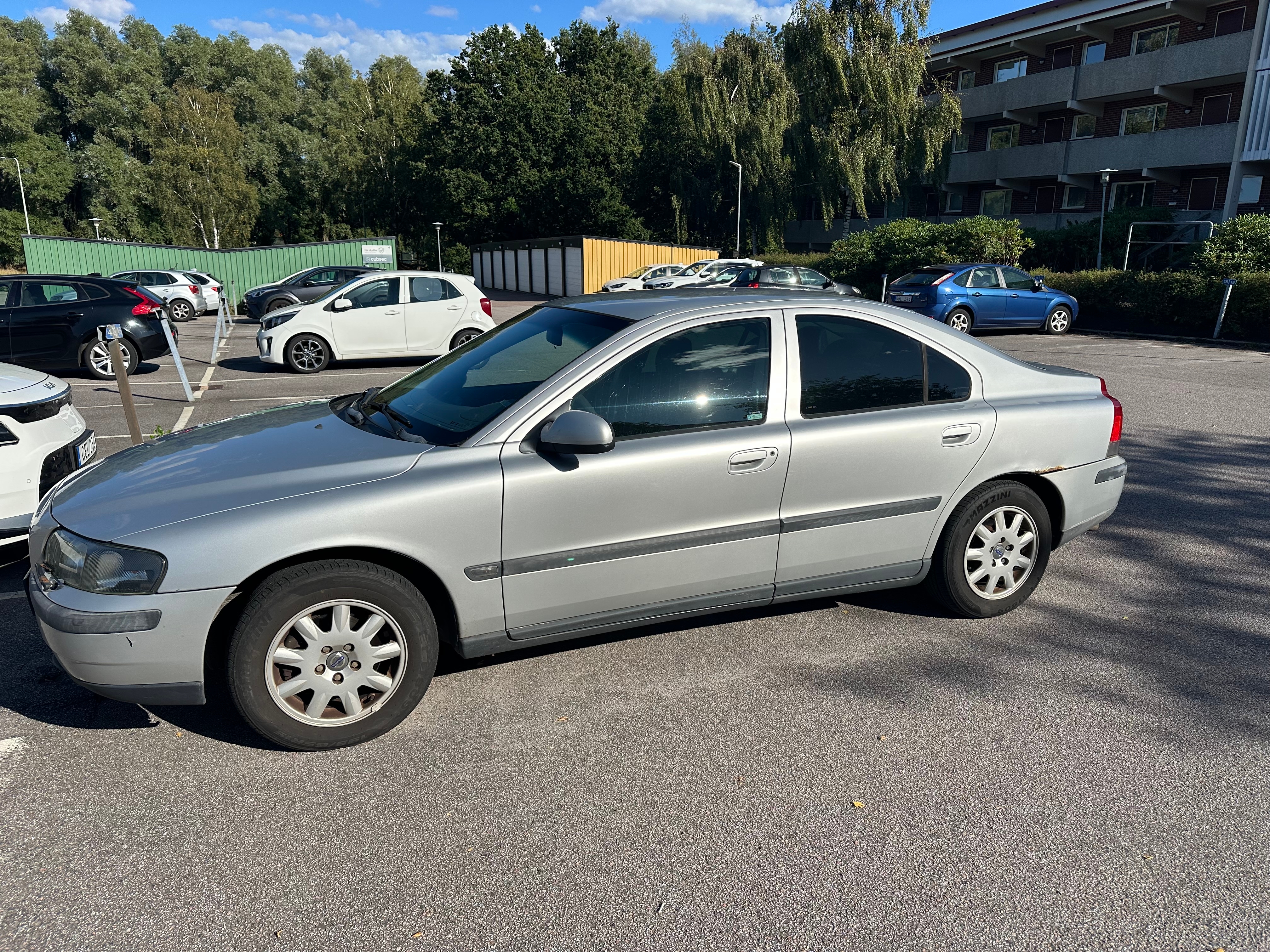 Volvo S60 2.4 Manuell 2003, bild 2/9