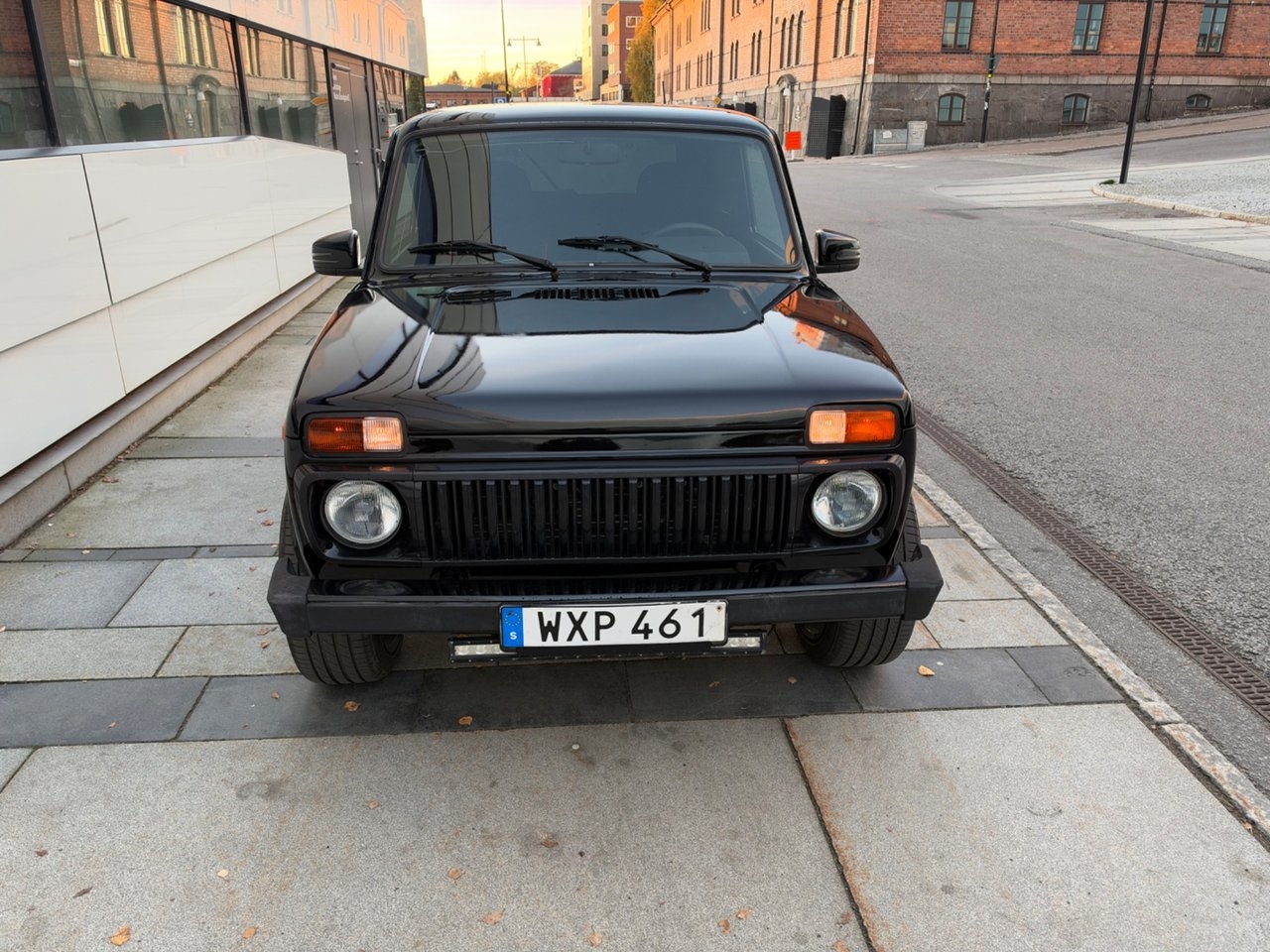 Lada Niva 4x4 3-dörrars 1.7 i 4x4 Euro 6 2015, bild 2/29