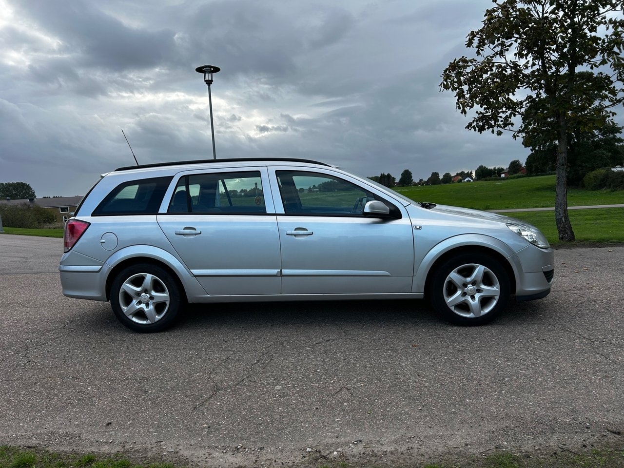 Opel Astra Caravan 1.6 Twinport ECOTEC 2005, bild 4/8