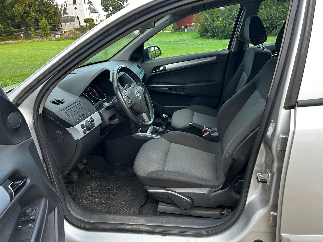 Opel Astra Caravan 1.6 Twinport ECOTEC 2005, bild 7/8