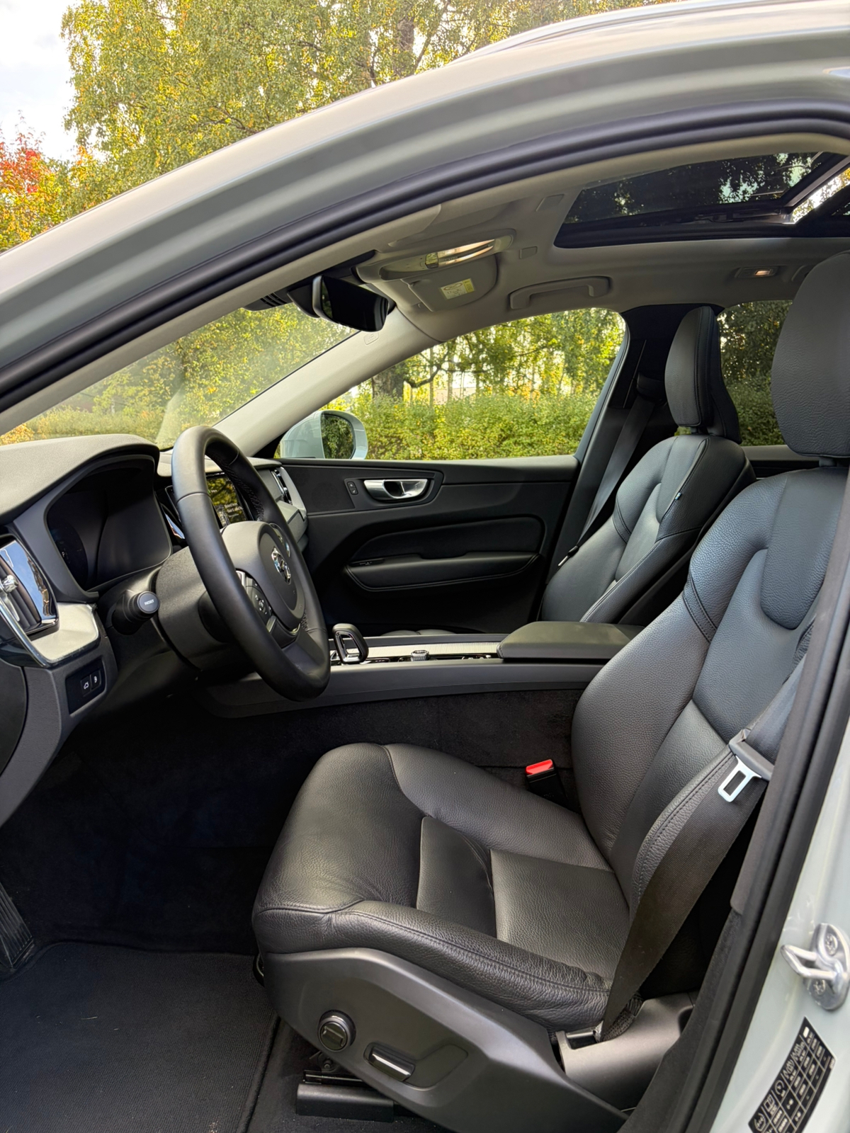 Volvo XC60 Recharge T6 AWD Geartronic 2024, bild 3/5