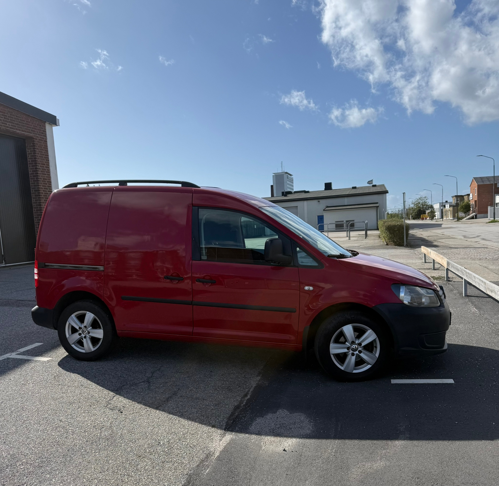 Volkswagen Caddy 2012, bild 2/10