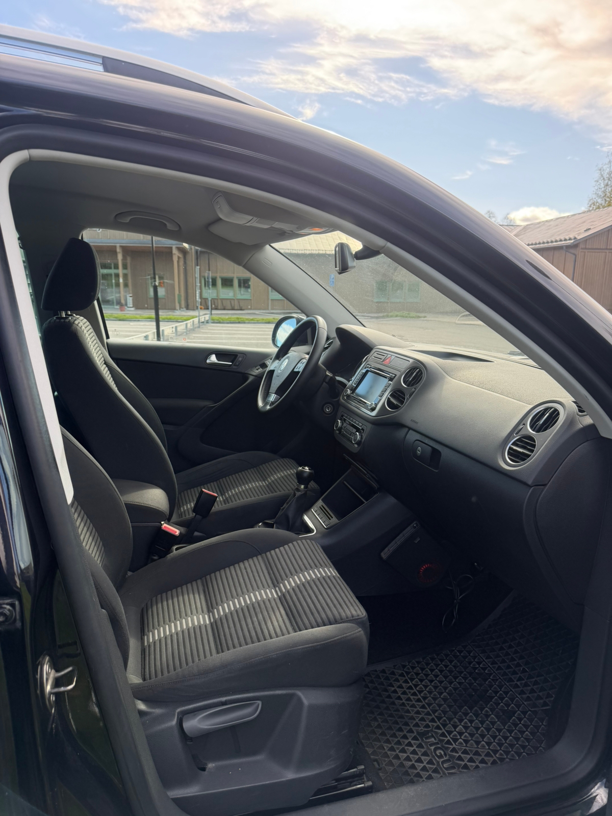 Volkswagen Tiguan 2010, bild 6/9