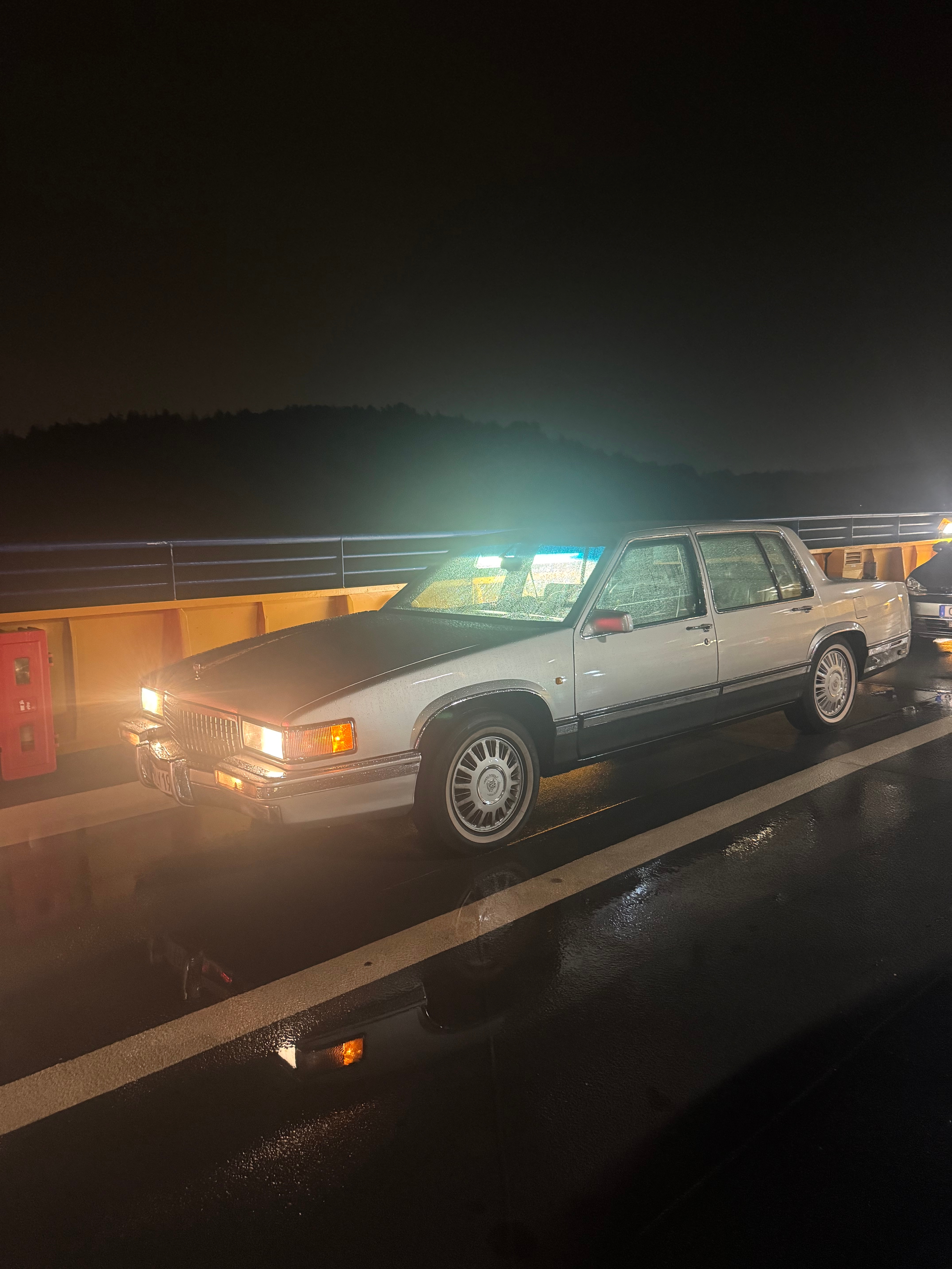 Cadillac Sedan DeVille