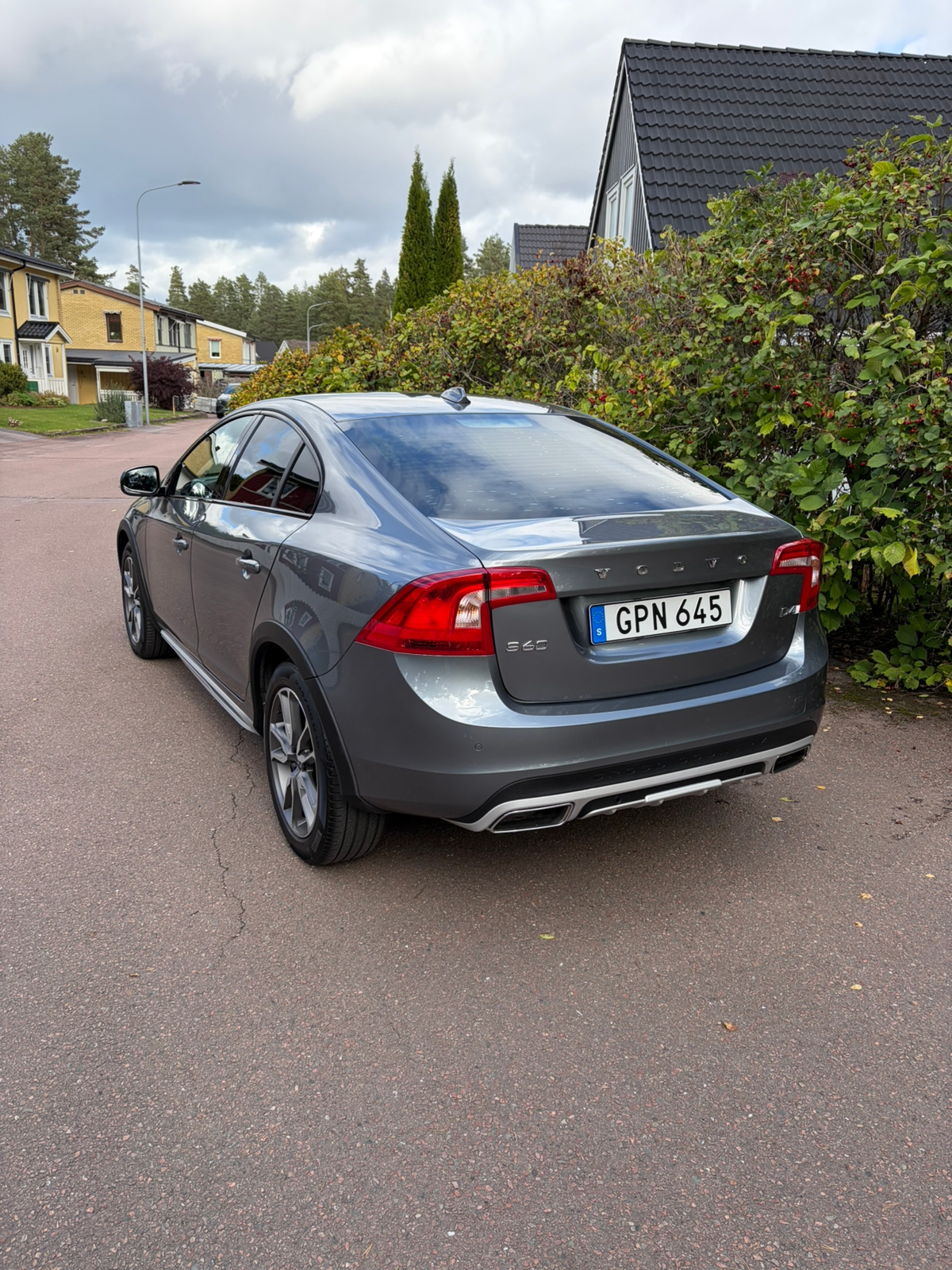 Volvo S60 Cross Country D4 Geartronic 2017, bild 2/5