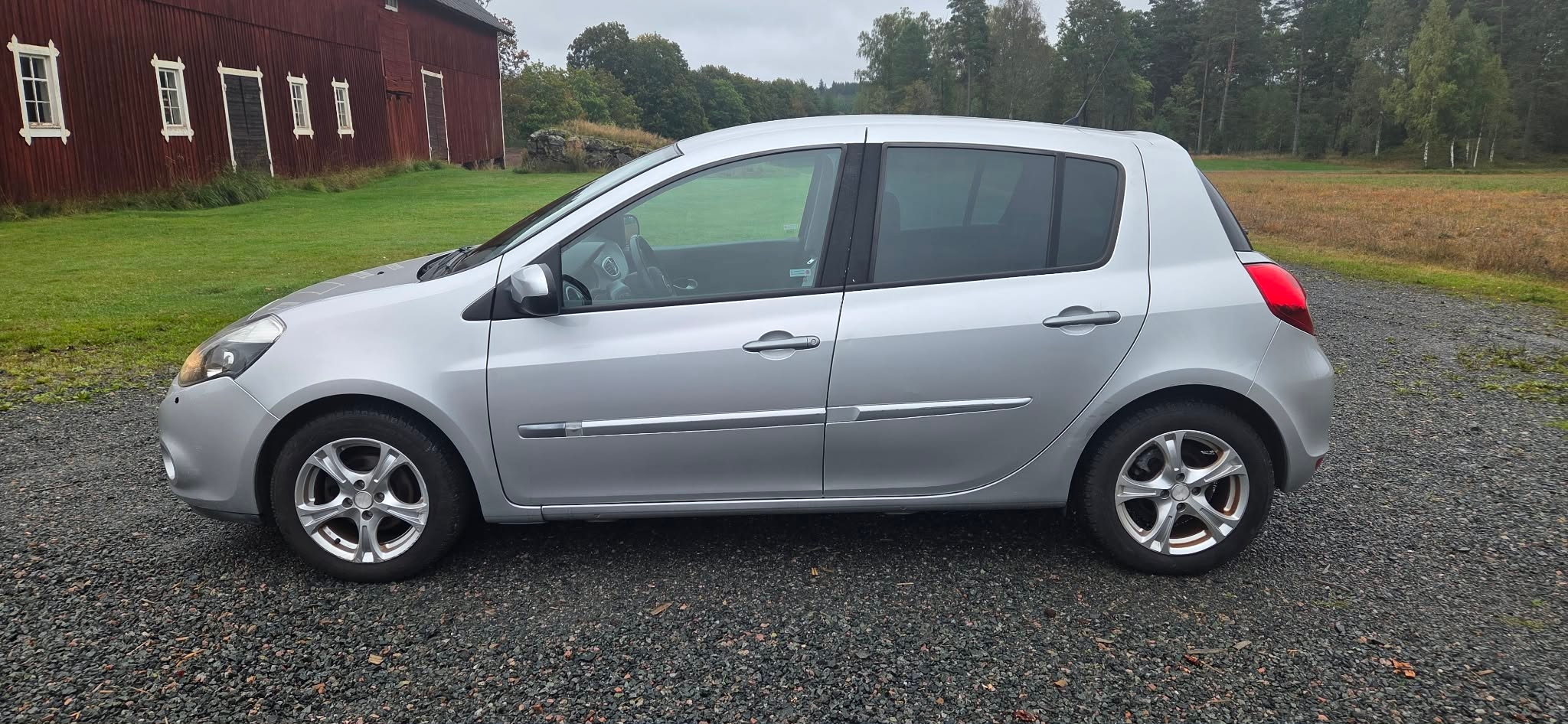 Renault Clio 2011, kuva 3/5