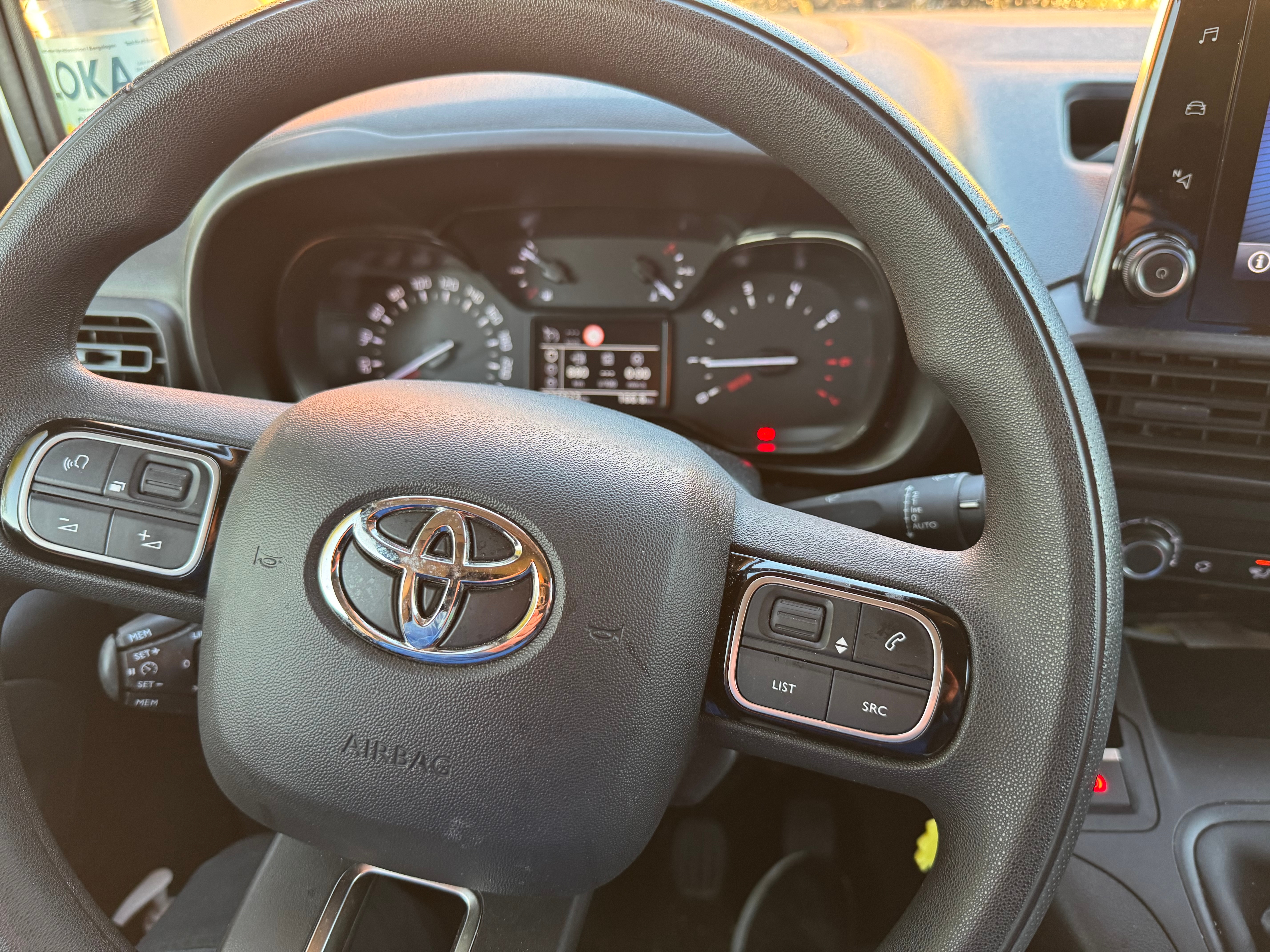 Toyota Proace City 1.5D AdBlue Manuell 2020, bild 4/7