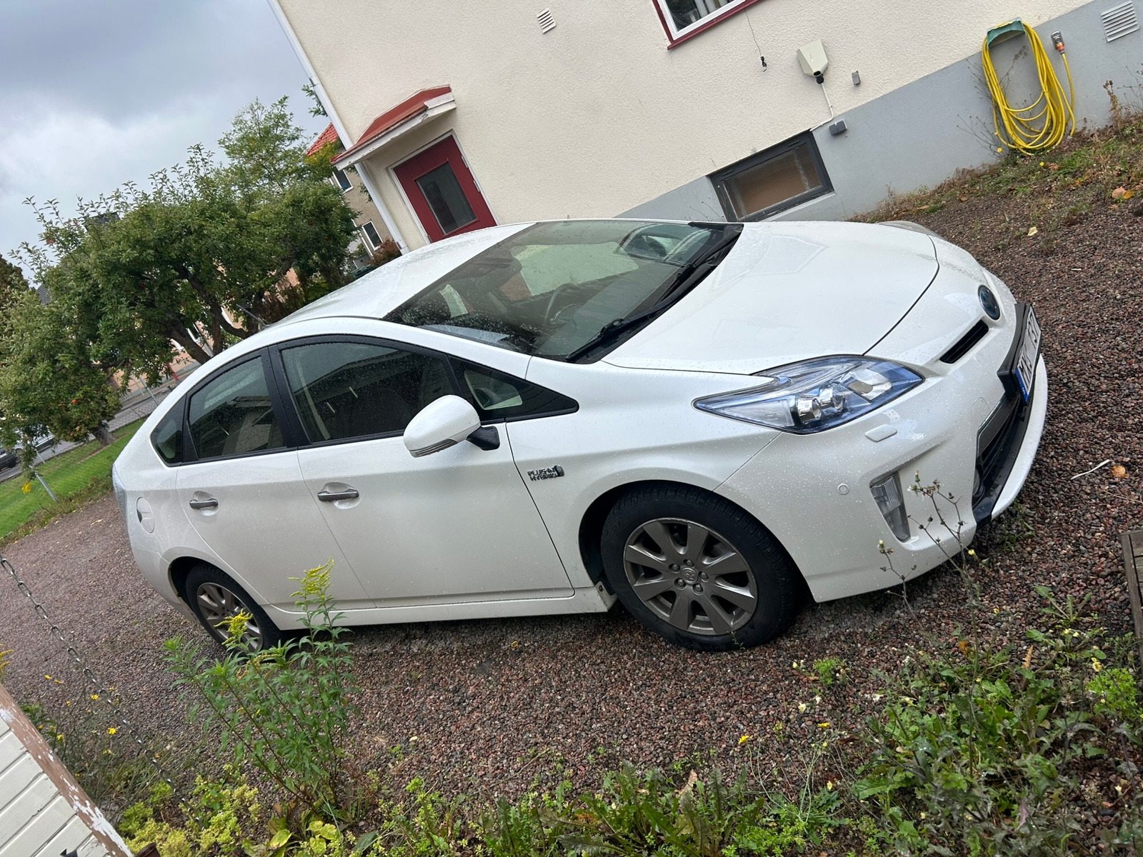 Toyota Prius Plug-in Hybrid 2012, kuva 3/7