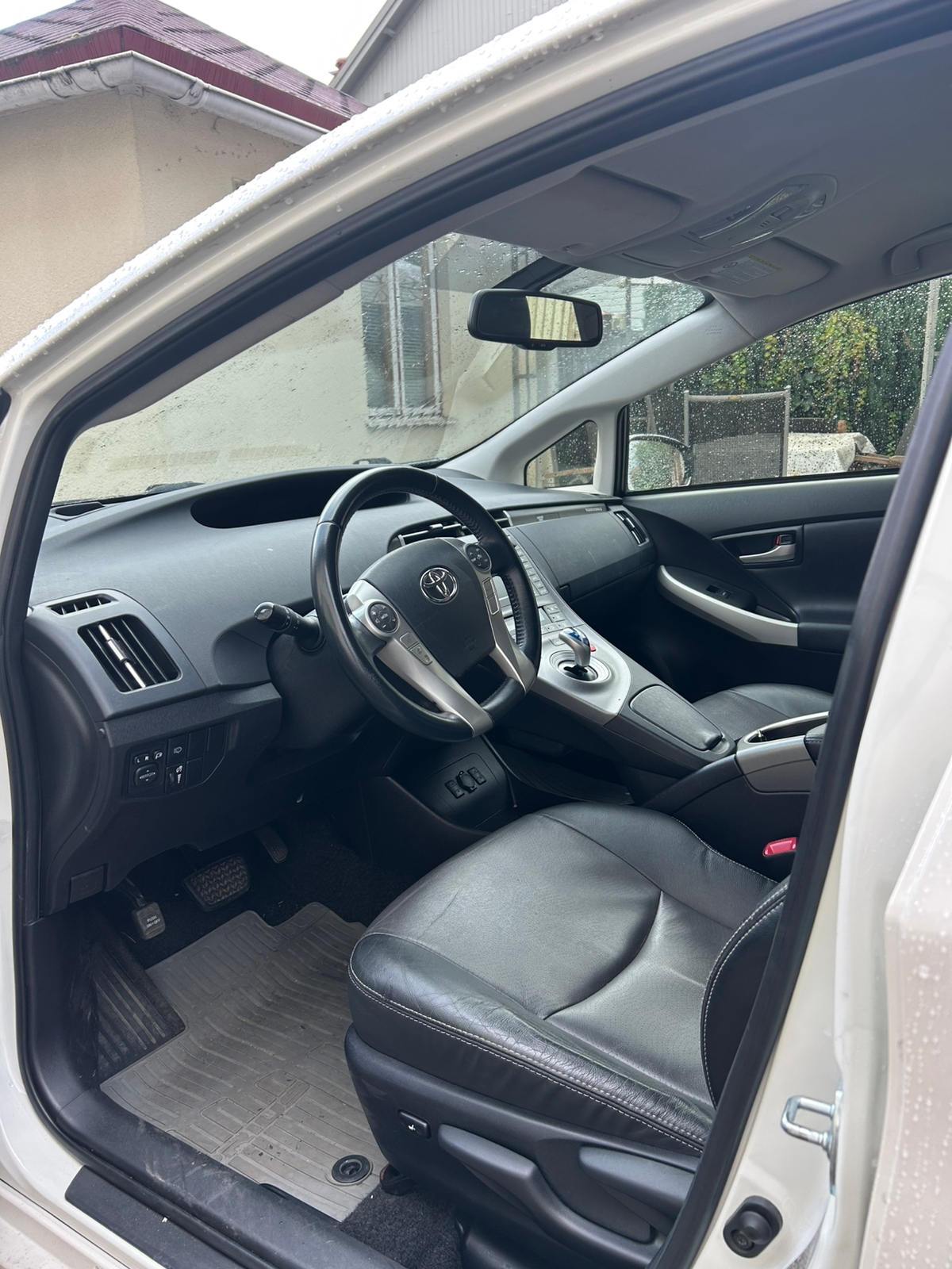 Toyota Prius Plug-in Hybrid 2012, kuva 5/7