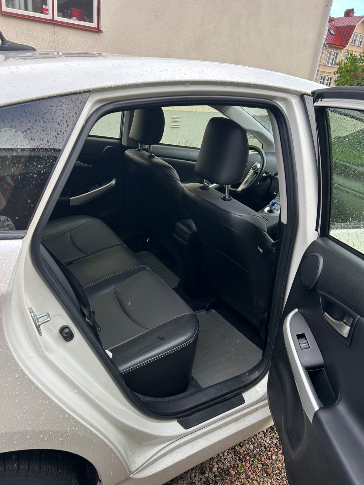 Toyota Prius Plug-in Hybrid 2012, kuva 7/7