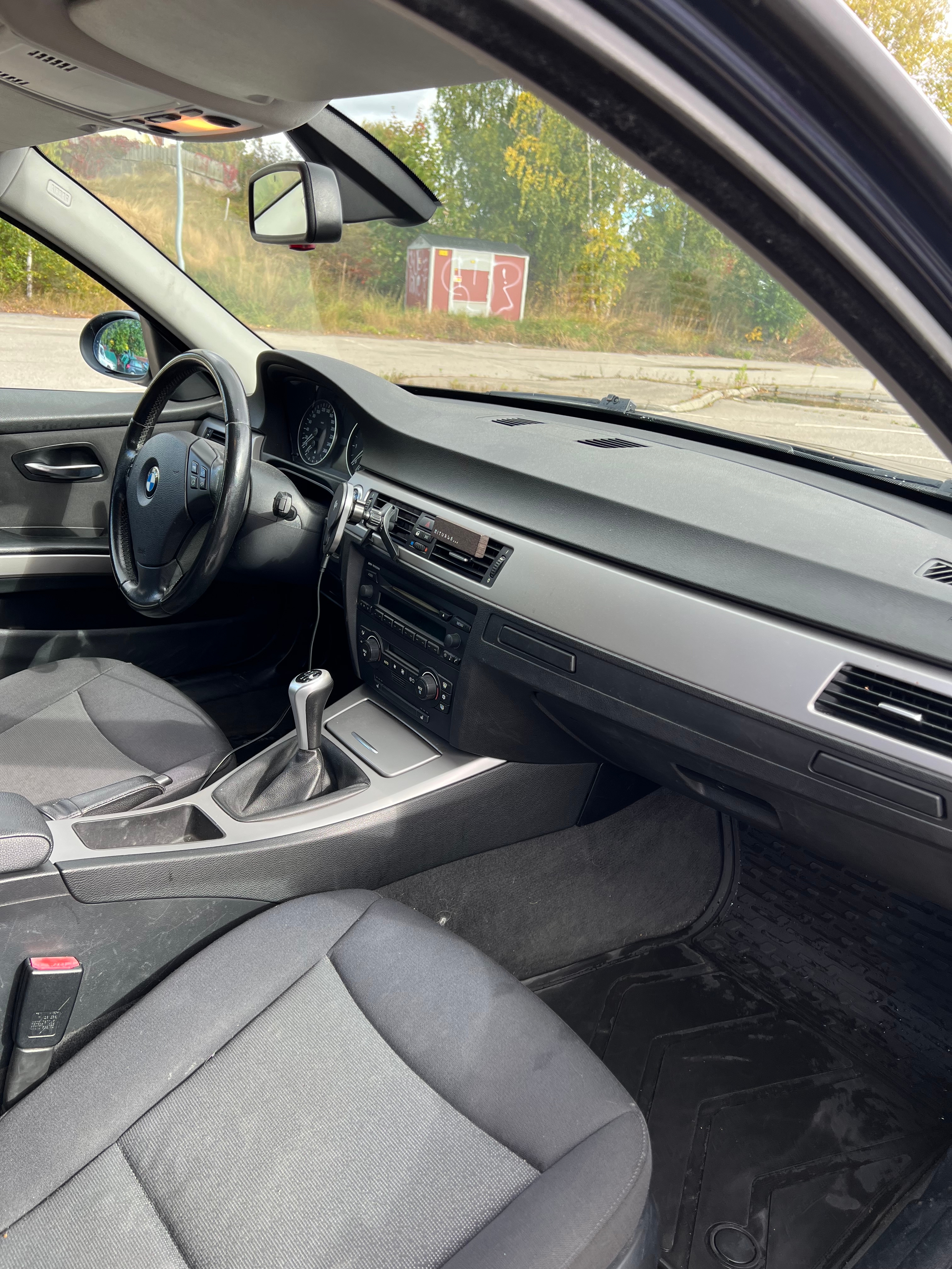 BMW 320 i Sedan Manuell 2006, photo 6/10