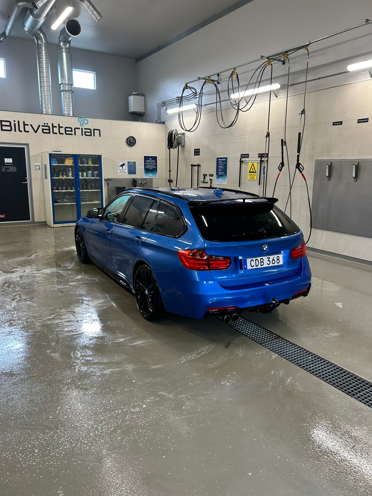 BMW 320 d F31 M-sport 2013, bild 2/3