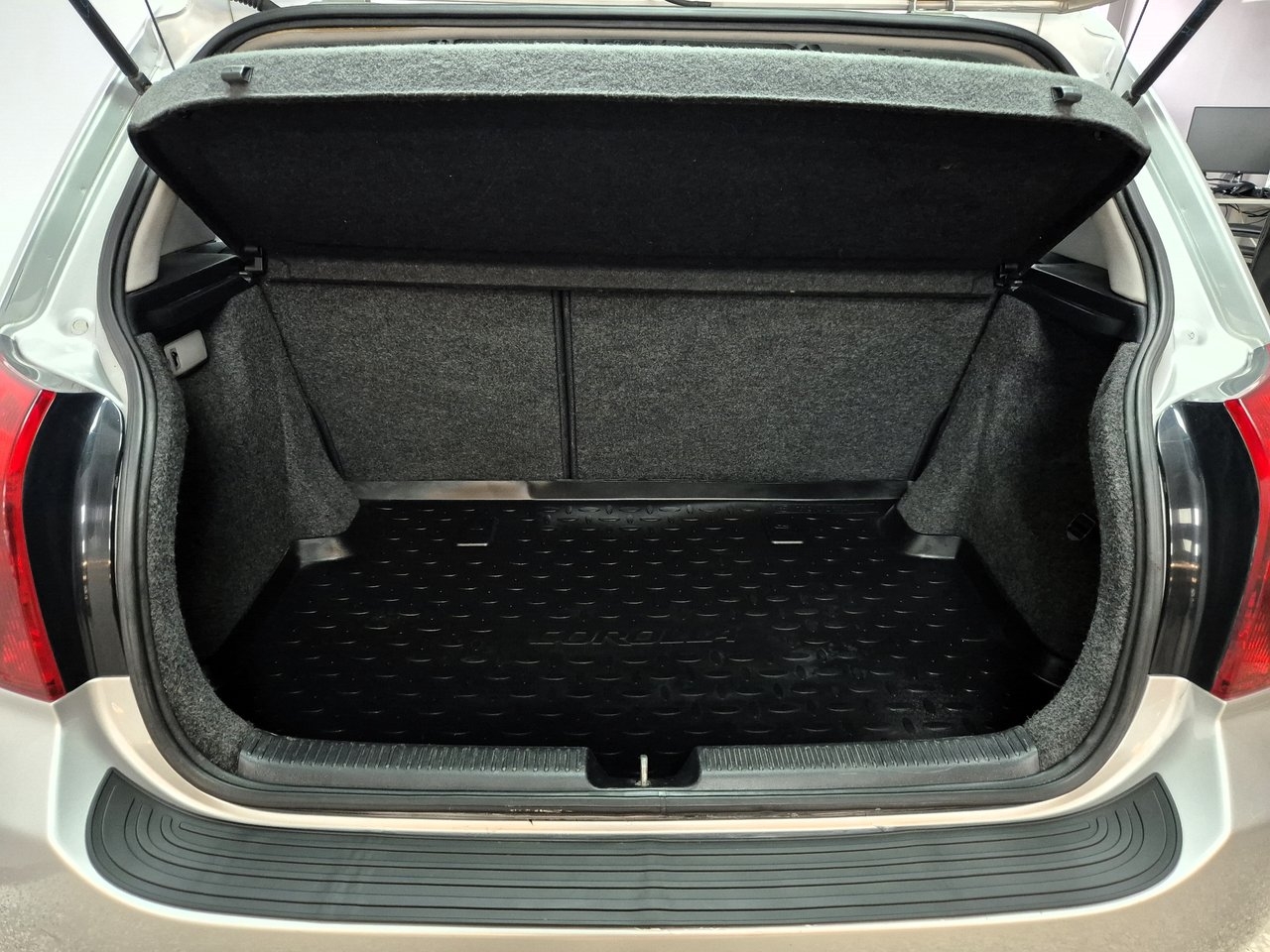 Toyota Corolla 2004, bild 7/10