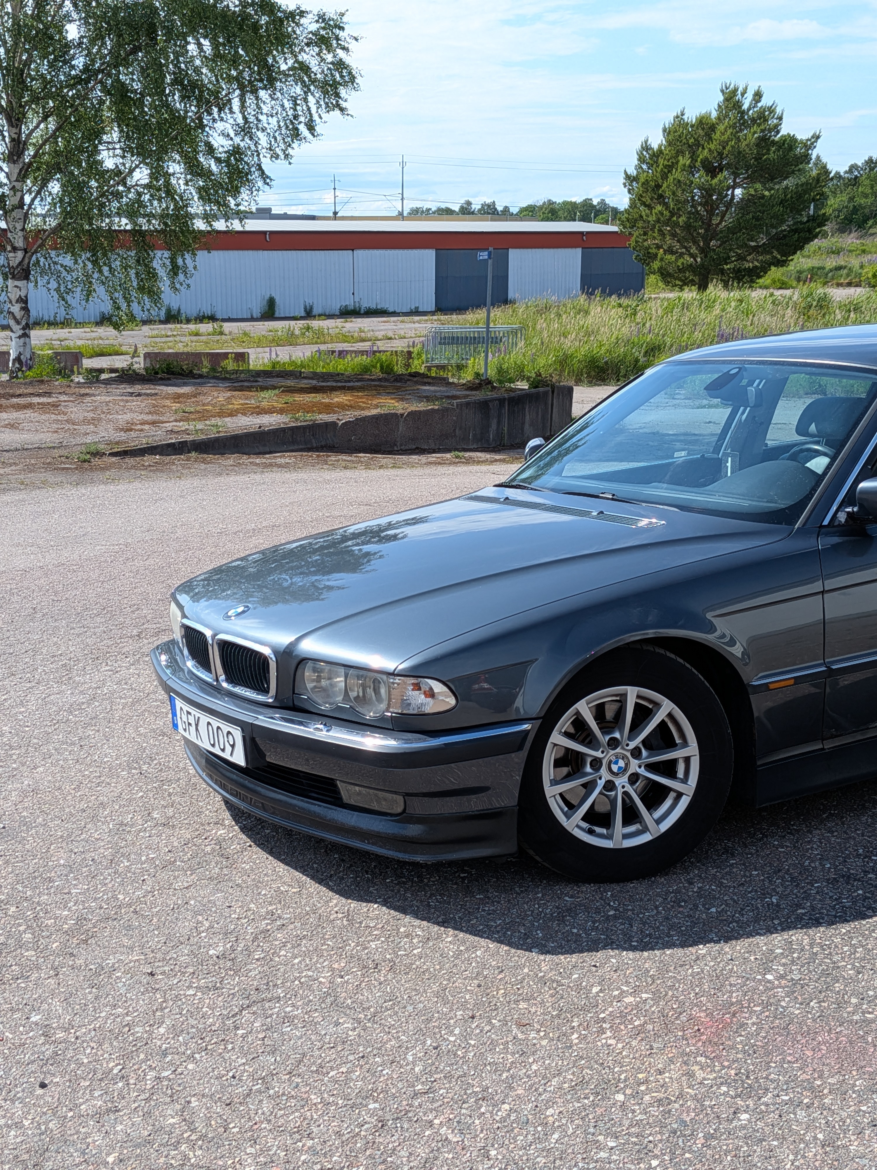 BMW 728