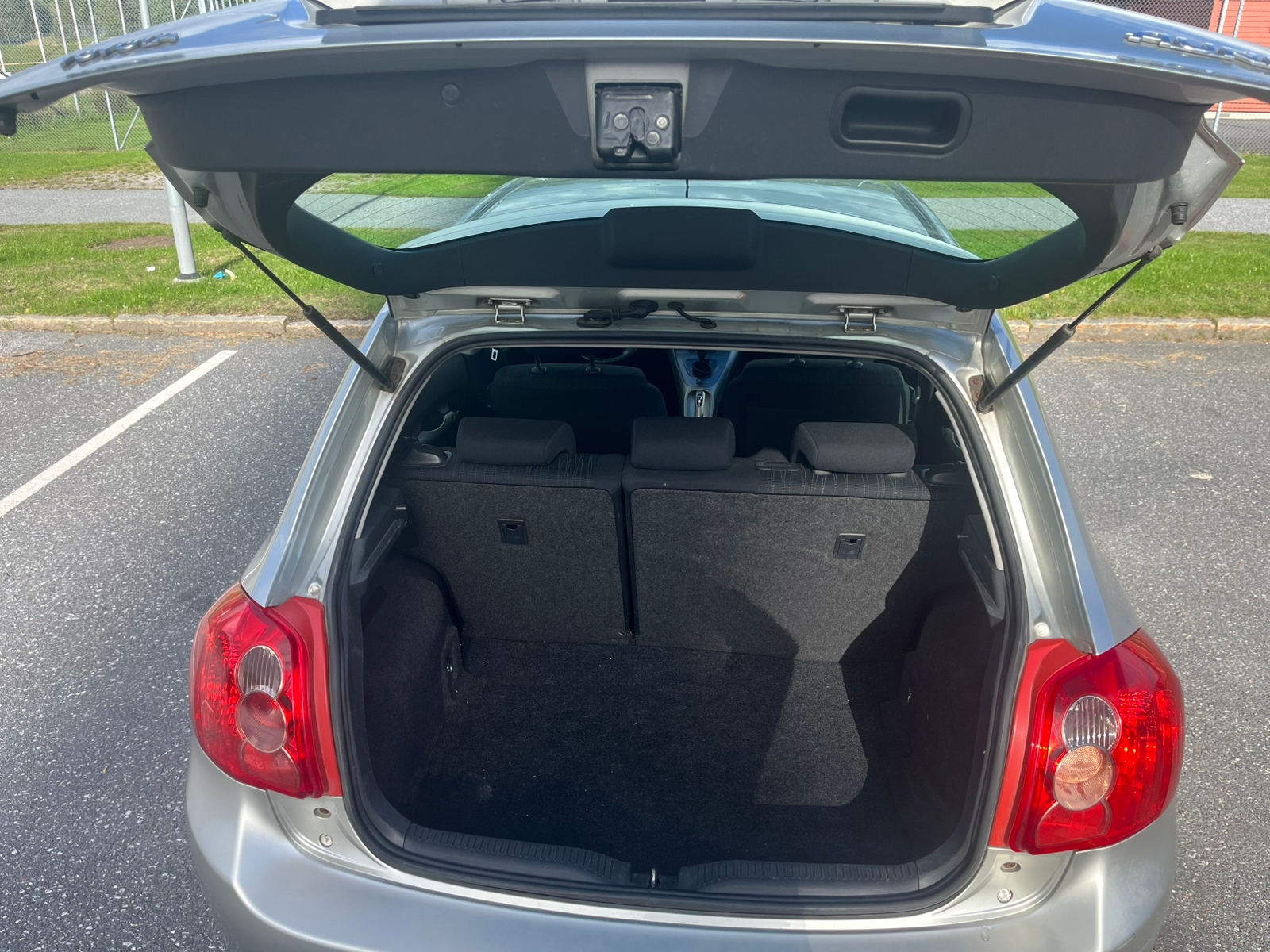 Toyota Auris 2008, bild 2/10