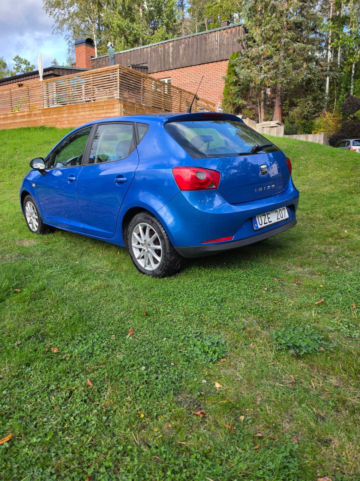 Seat Ibiza 5-dörrar 1.4 16v Manuell 2011, bild 4/10