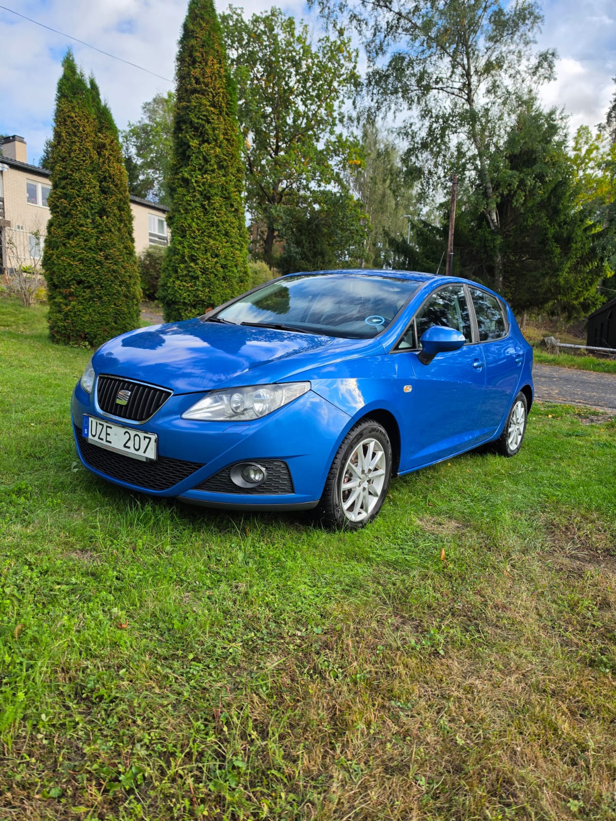 Seat Ibiza 5-dörrar 1.4 16v Manuell 2011, bild 2/10
