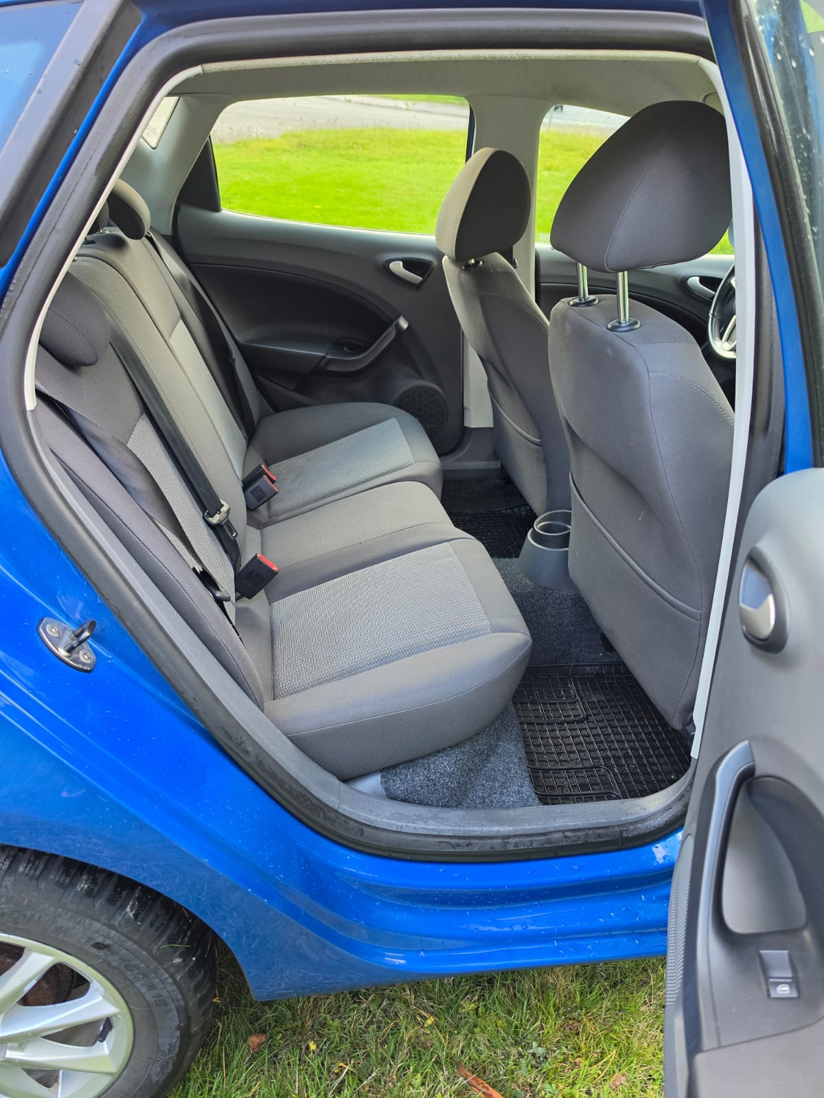 Seat Ibiza 5-dörrar 1.4 16v Manuell 2011, bild 7/10