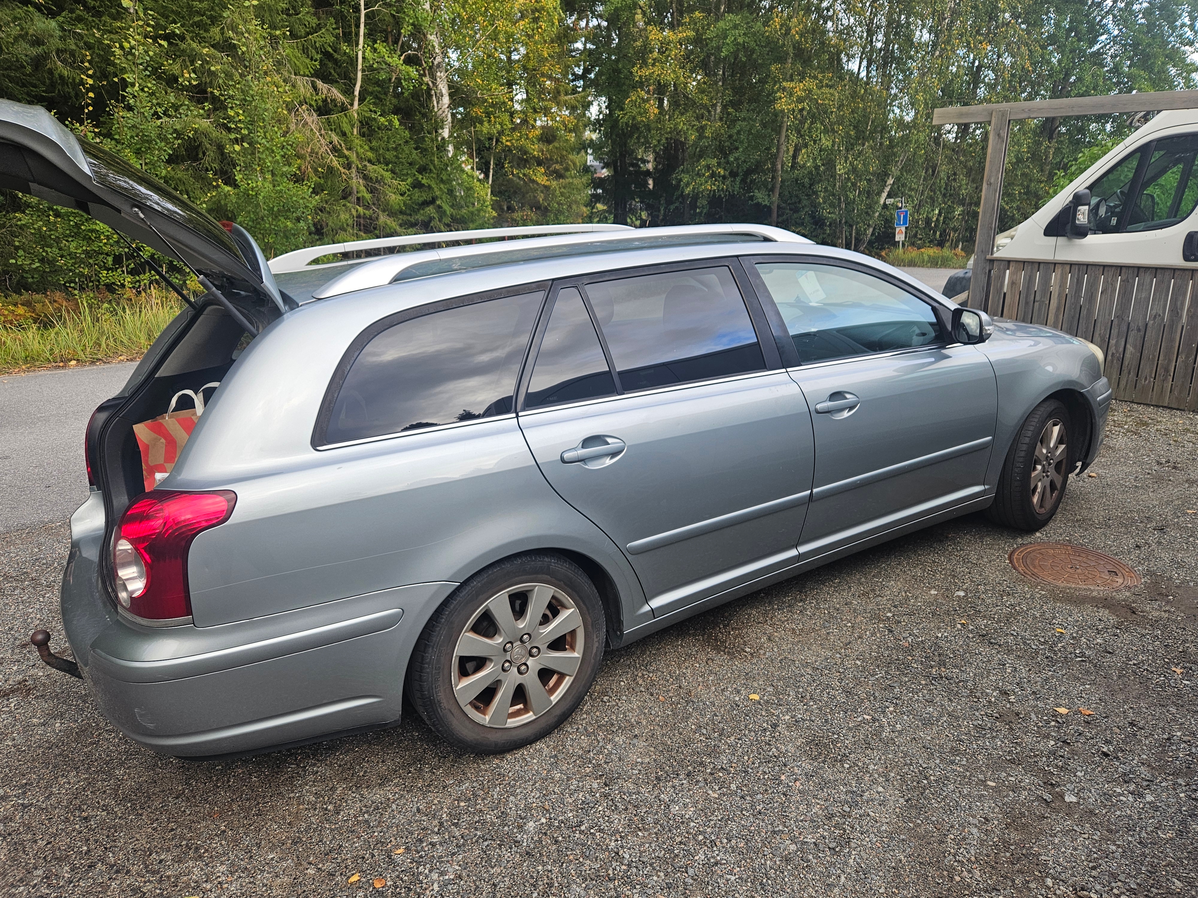 Toyota Avensis 2008, kuva 2/5