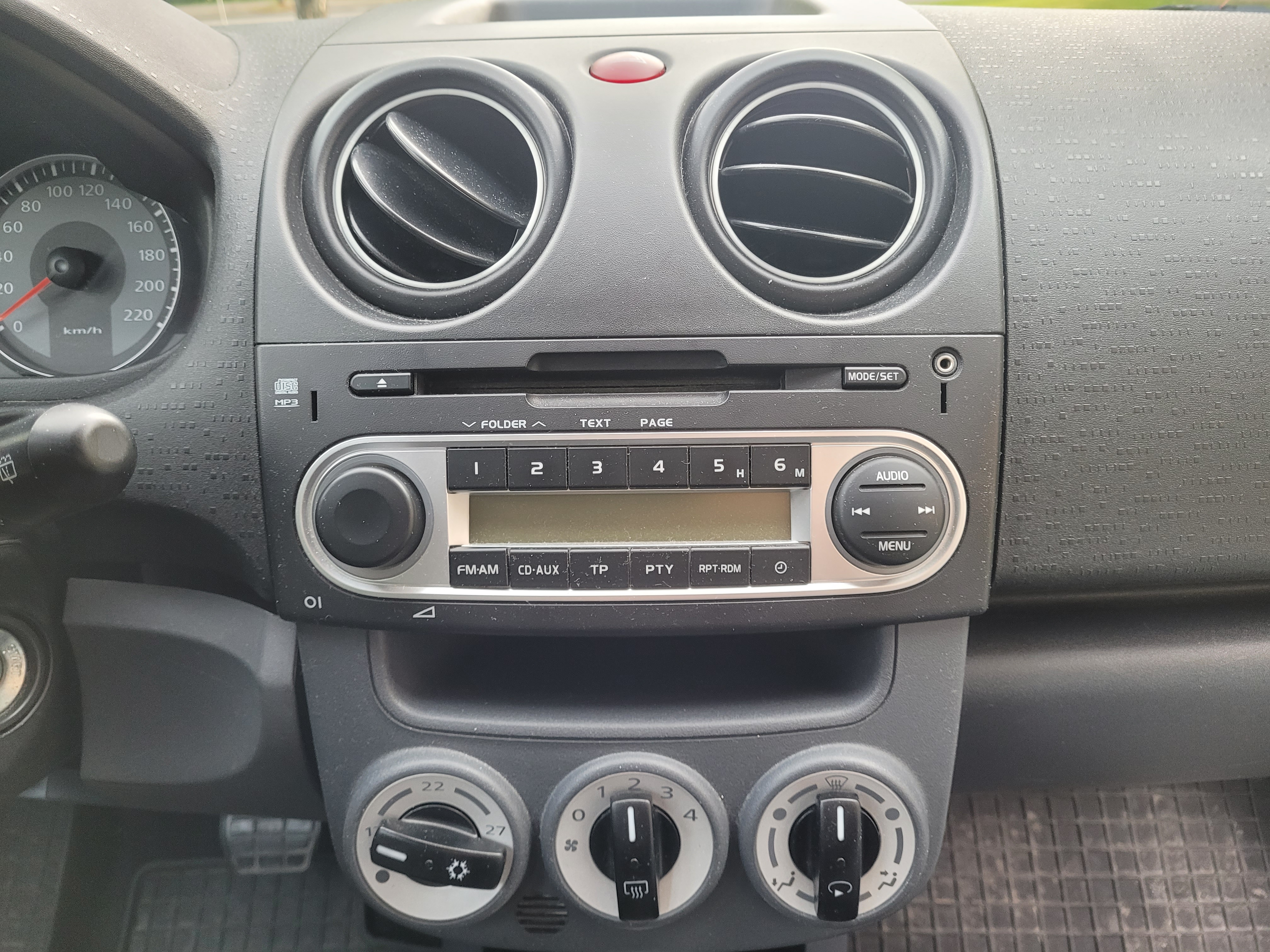 Mitsubishi Colt 2011, bild 5/9