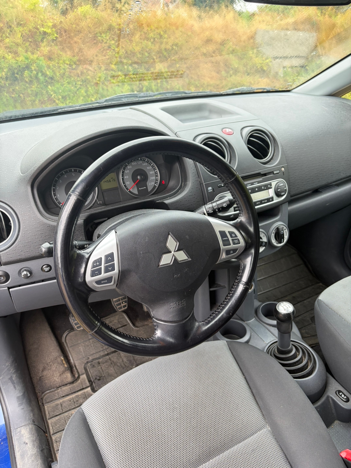 Mitsubishi Colt 2010, bild 7/8