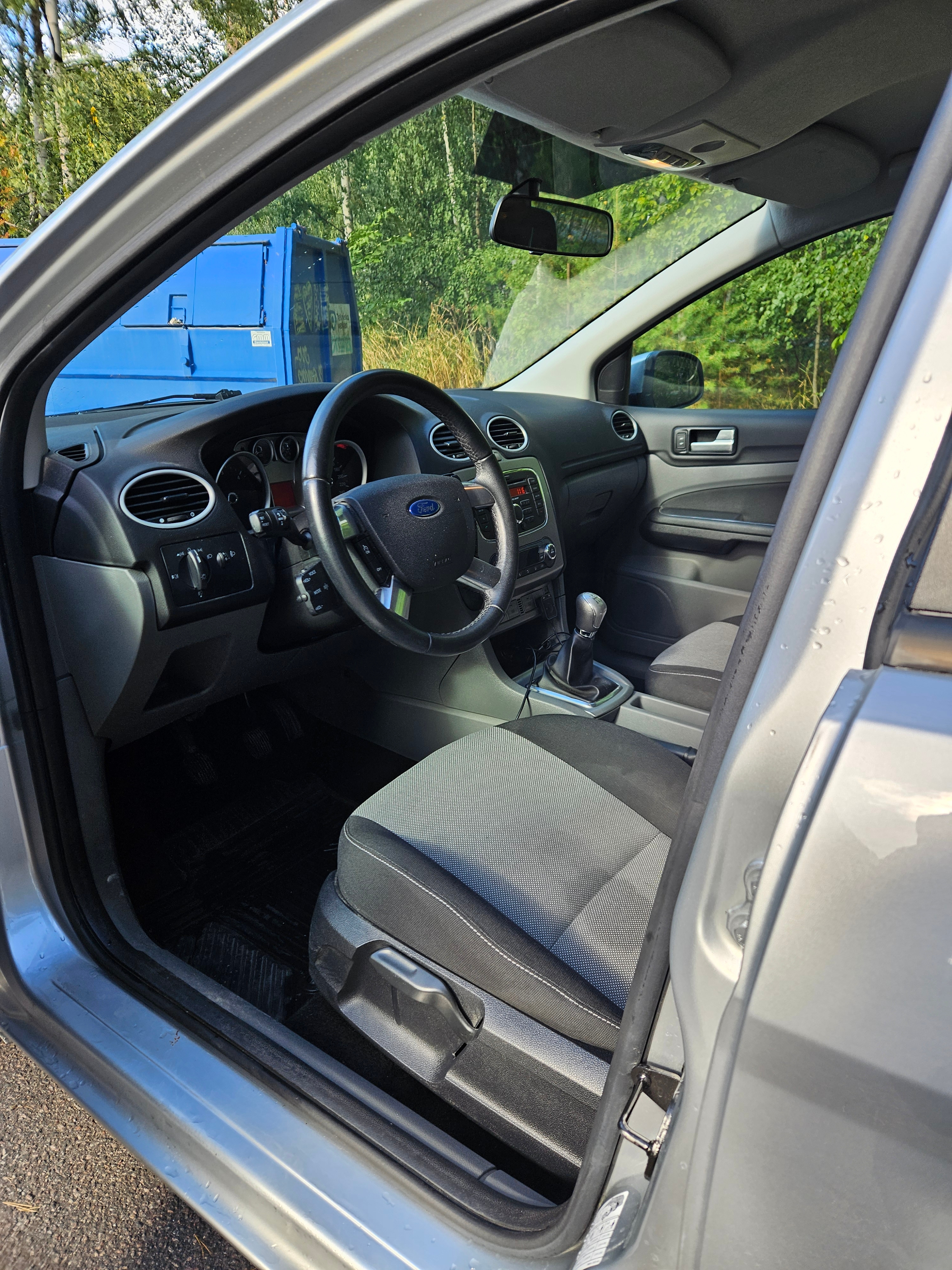 Ford Focus Kombi 1.6 TDCi Manuell 2011, bild 5/5