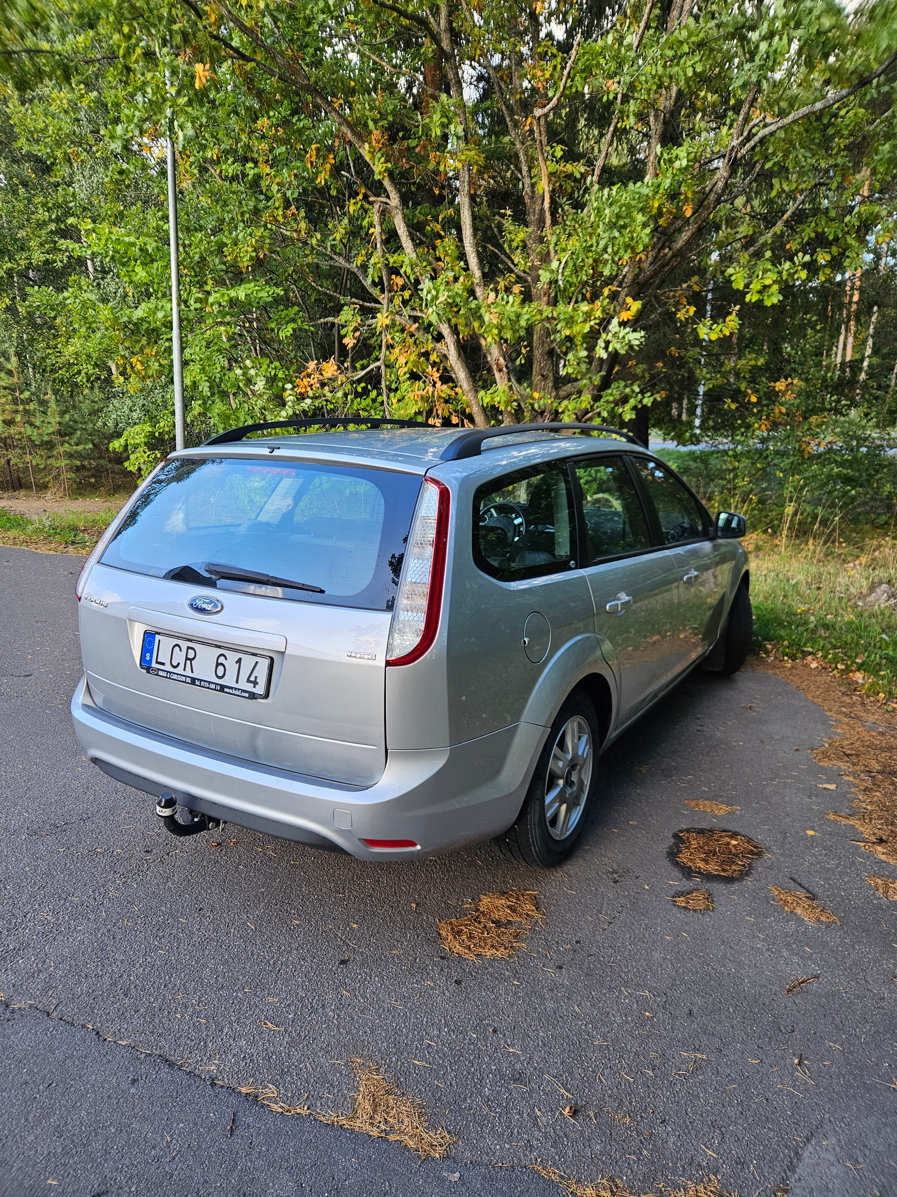 Ford Focus Kombi 1.6 TDCi Manuell 2011, bild 2/5