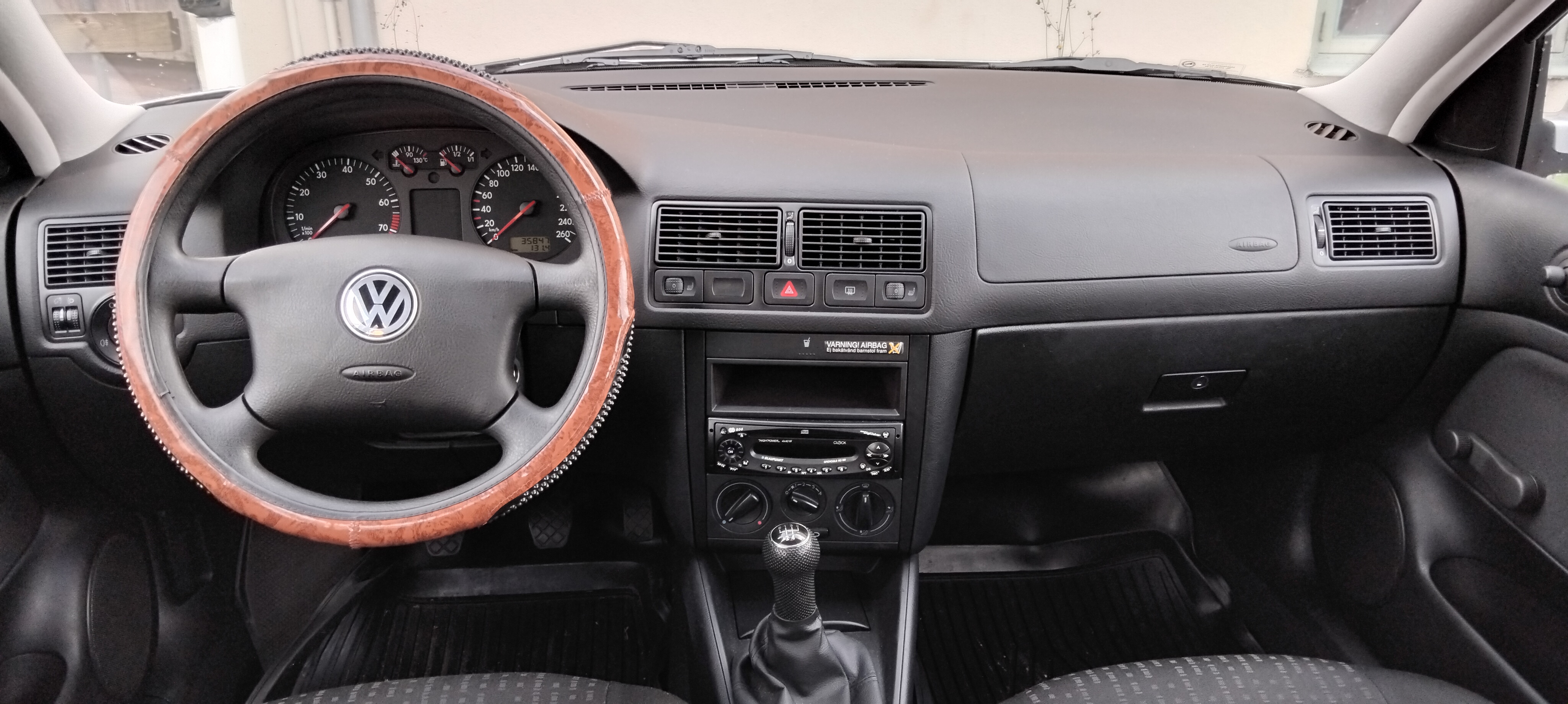 Volkswagen Golf IV 5-dörrar 1.6 Manuell 2001, bild 6/8