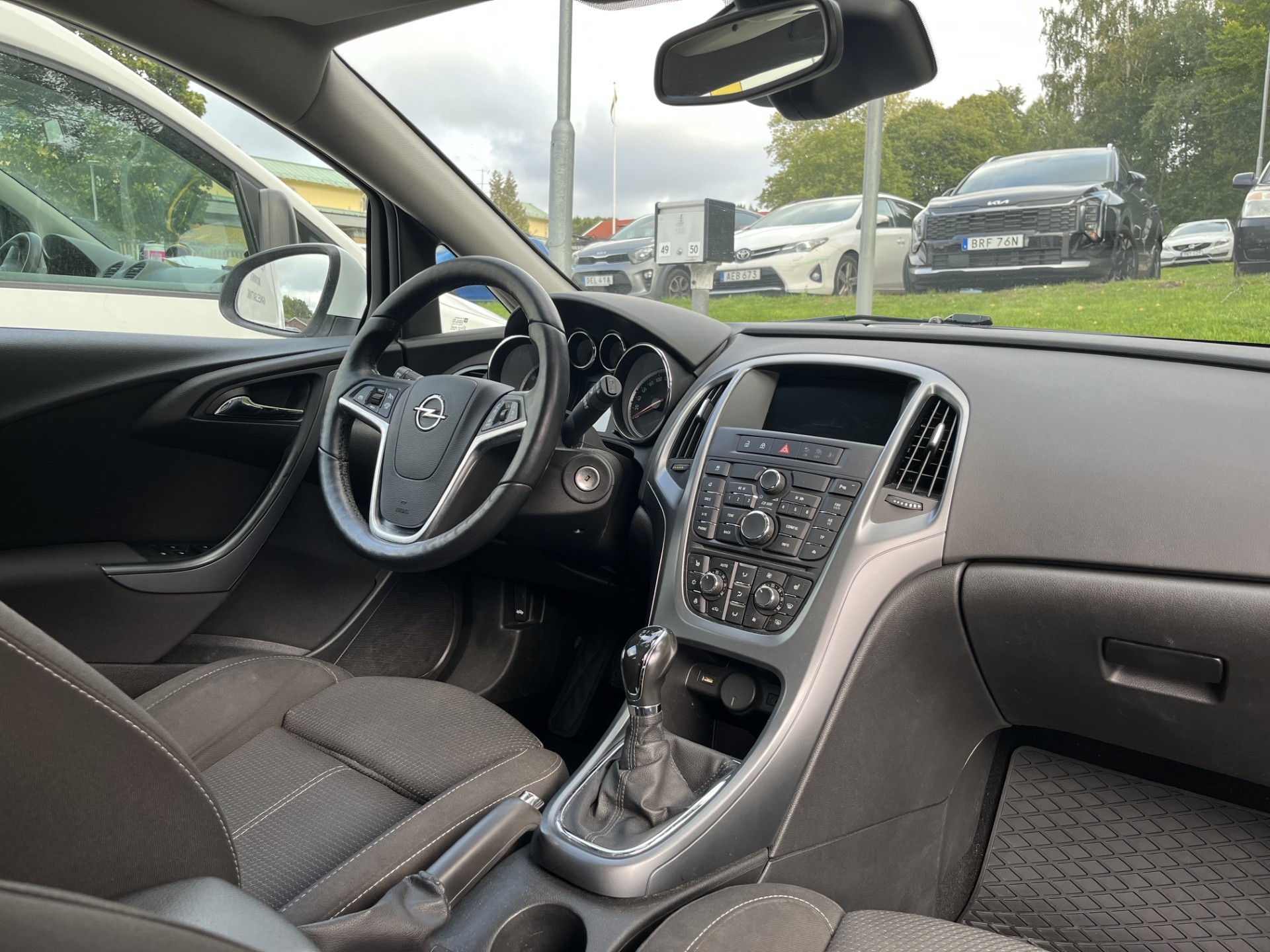 Opel Astra 1.4 Turbo Manuell 2015, bild 5/7