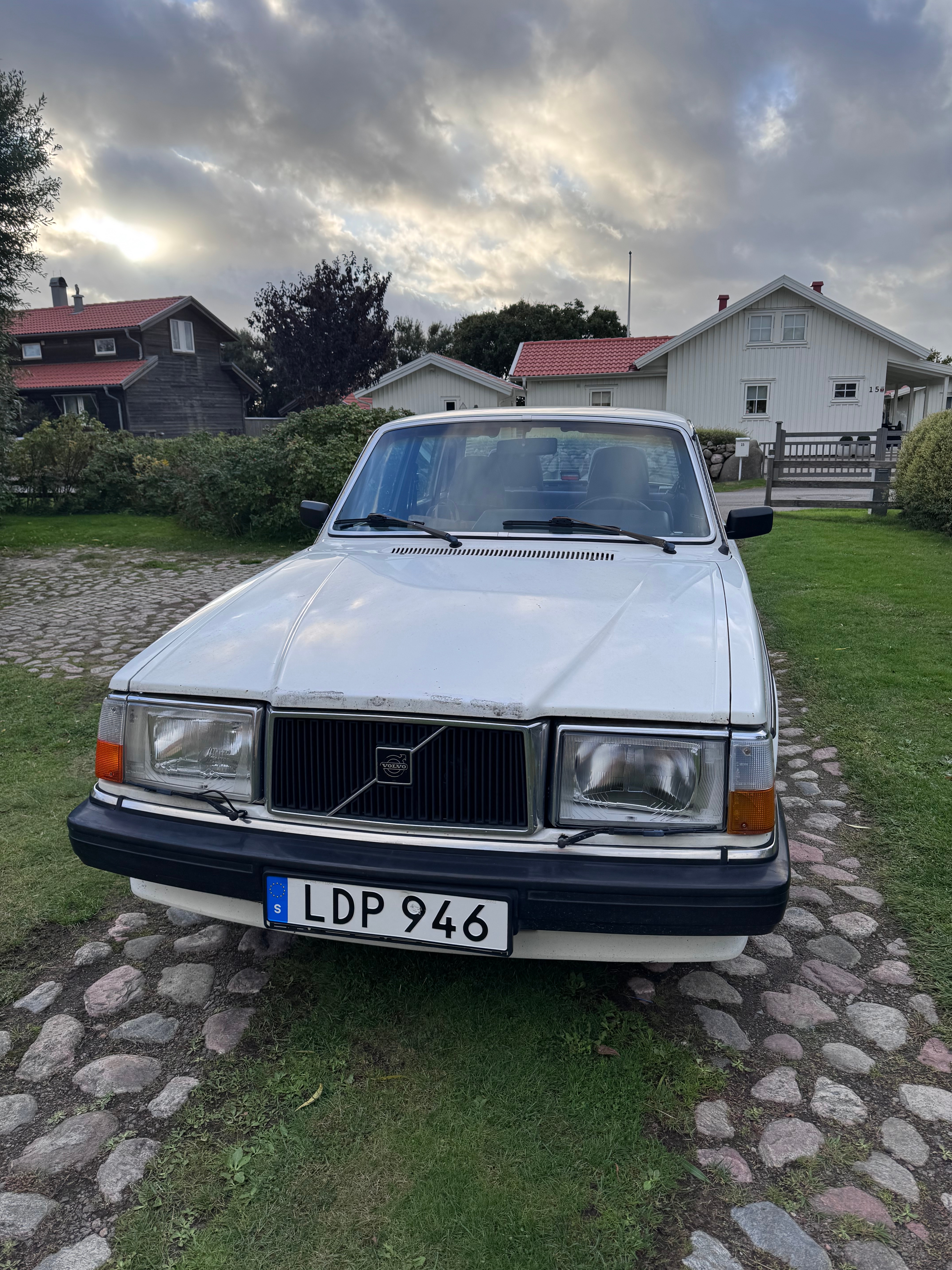 Volvo 240 4-door 2.3 Automatisk 1985, bild 3/10